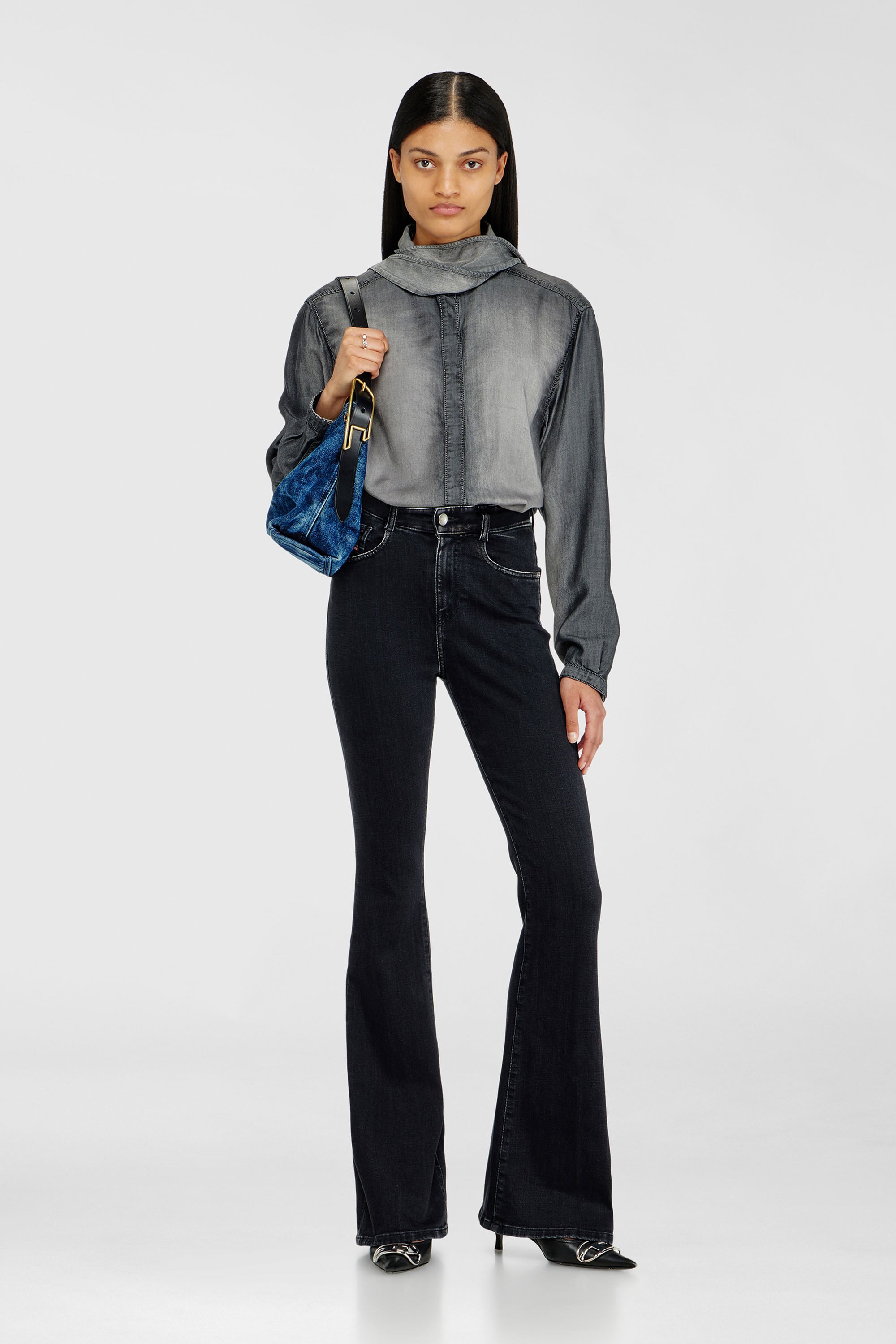 Diesel - D-LINE HOBO S, D-Line-Sac &agrave; bandouli&egrave;re en denim Femme in Bleu - 2