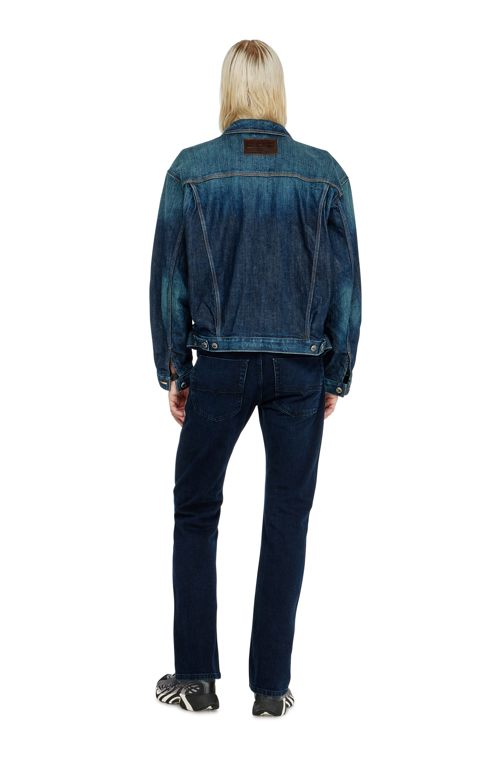 Diesel - Bootcut Jeans 2007 Zatiny 0KBBJ Uomo, Blu Scuro - Image 3