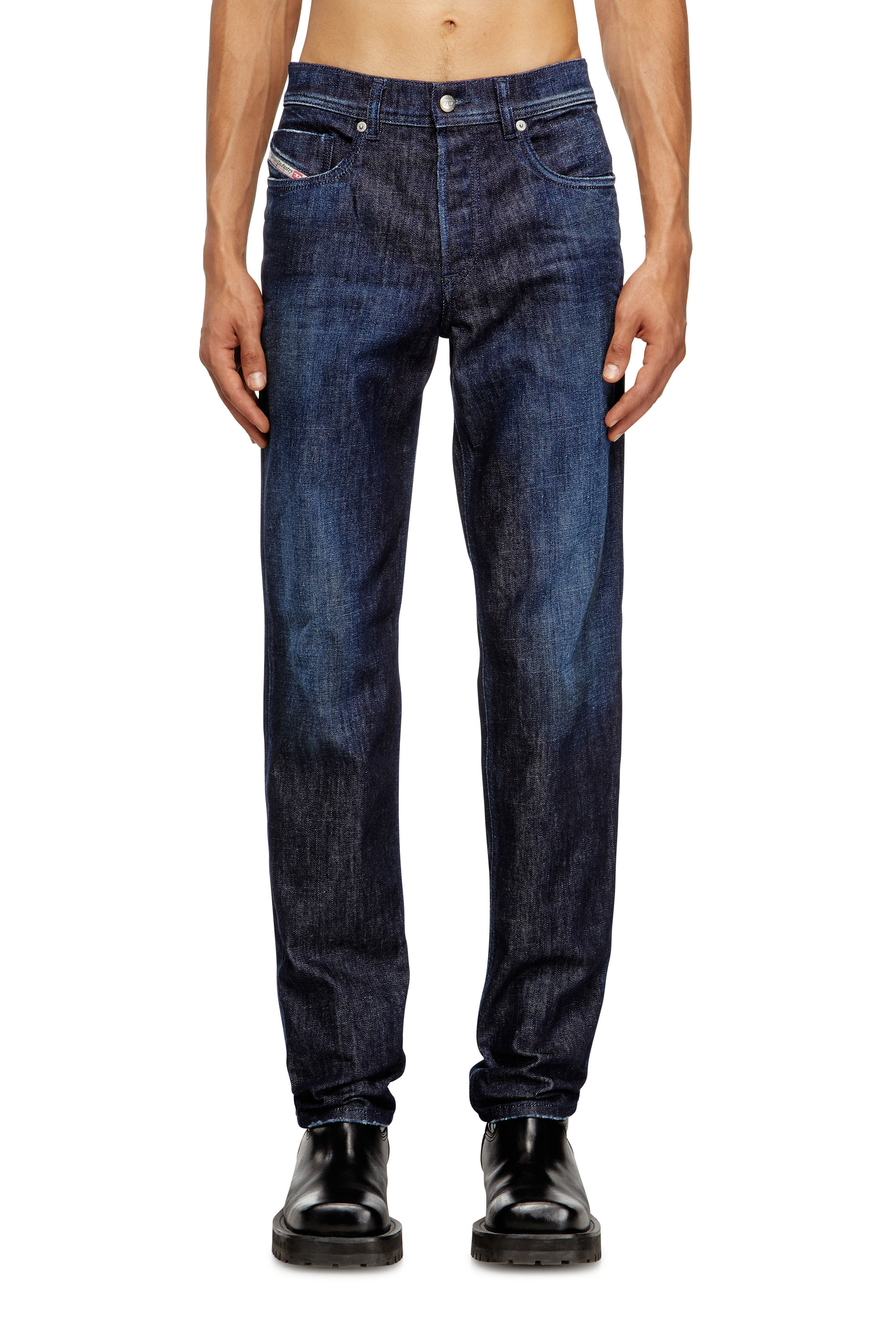 Diesel - Regular Jeans 2023 D-Finitive 09M19 Homme, Bleu Foncé - Image 1