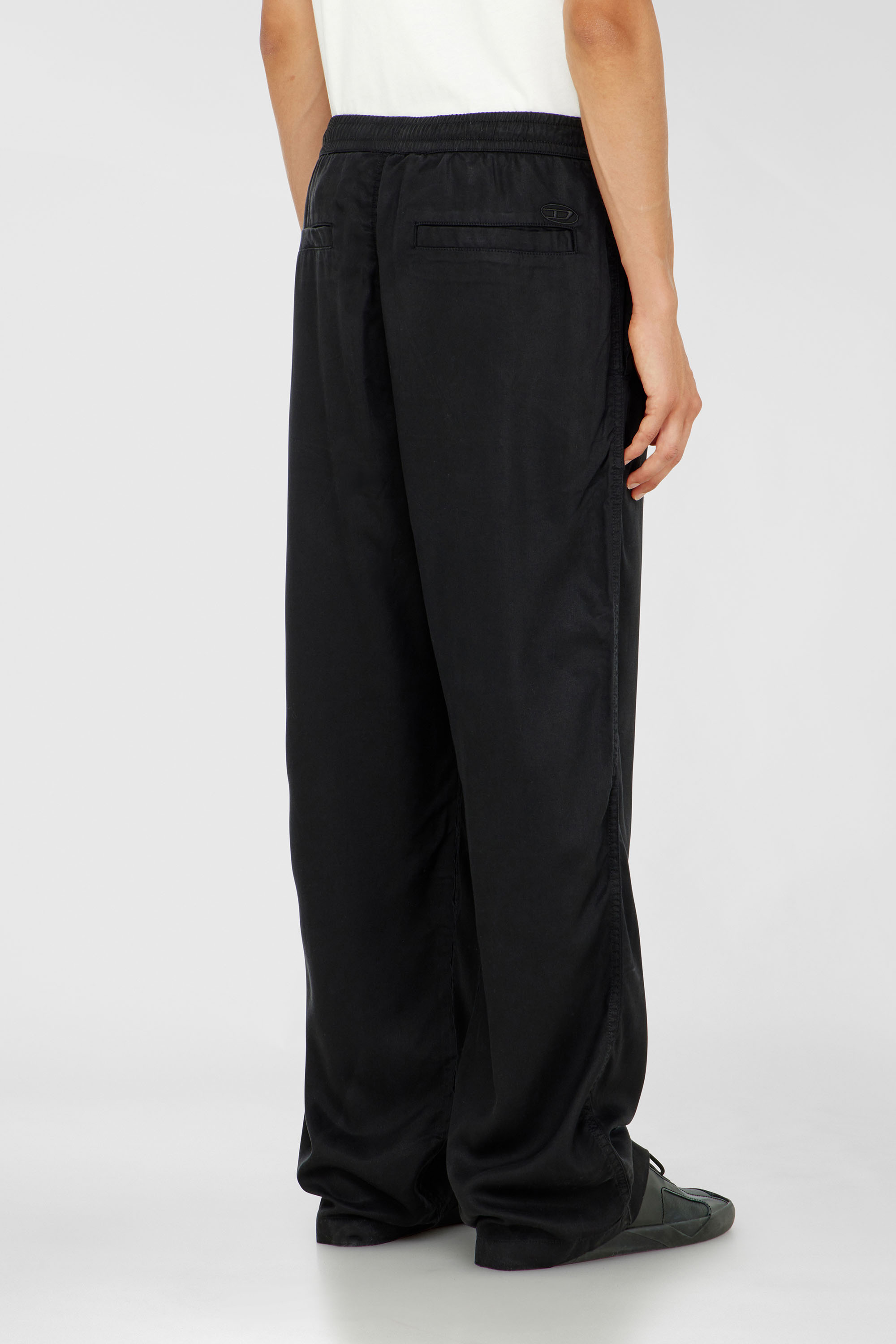 Diesel - P-DREYER-C, Pantaloni con coulisse in twill sfumato Uomo in Nero - 4