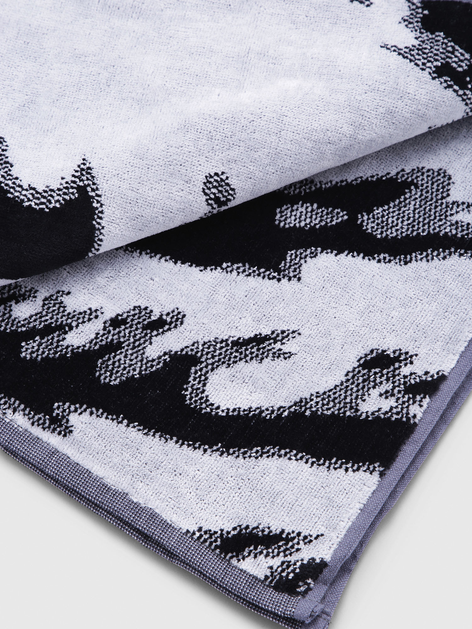 Diesel - 80536 FLORA SHADOW, Unisex Gymnastiktuch aus Baumwolle mit Logo in Schwarz/Grau - 4