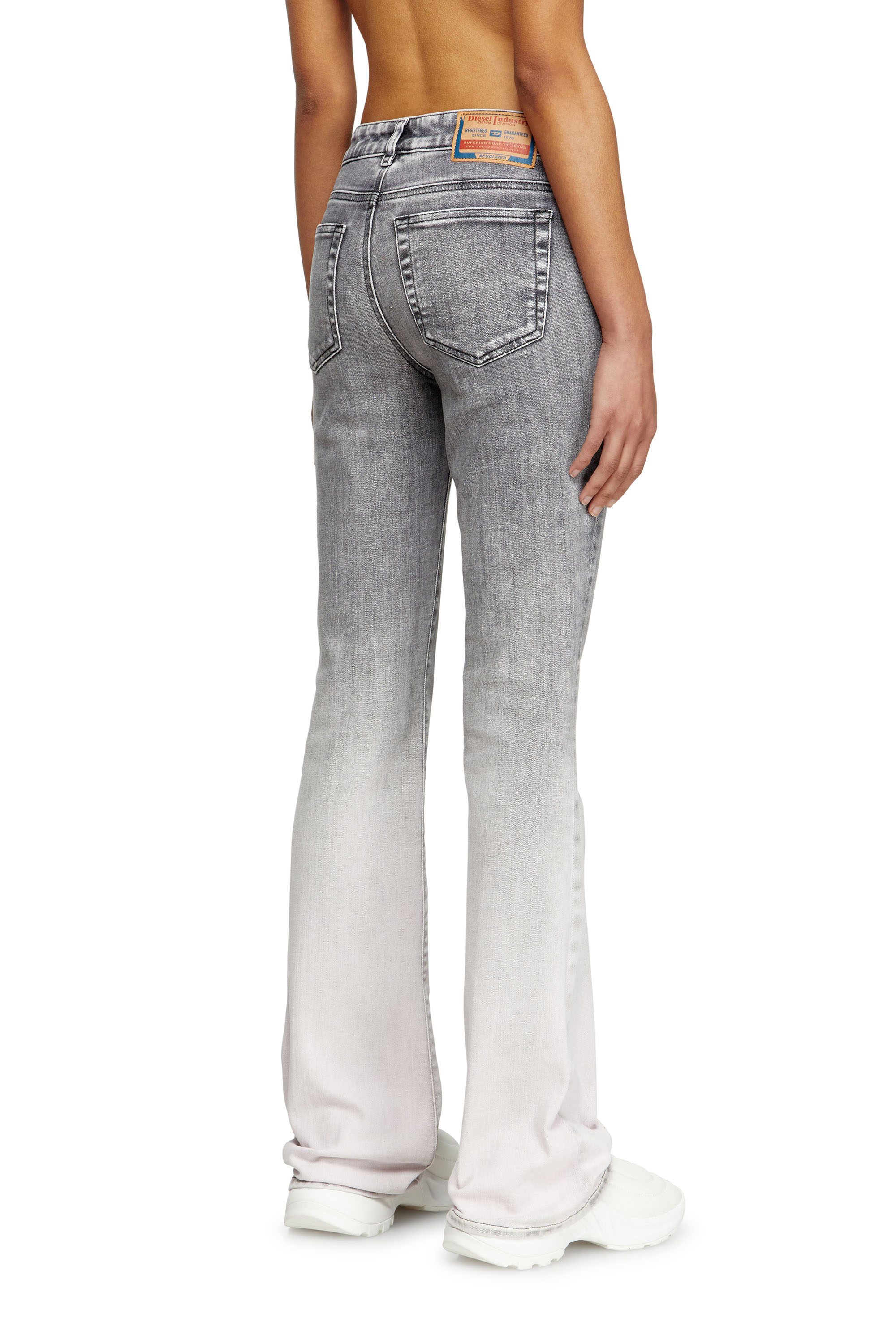 Diesel - Bootcut Jeans 1969 D-Ebbey 09K53 Donna, Grigio Chiaro - Image 4