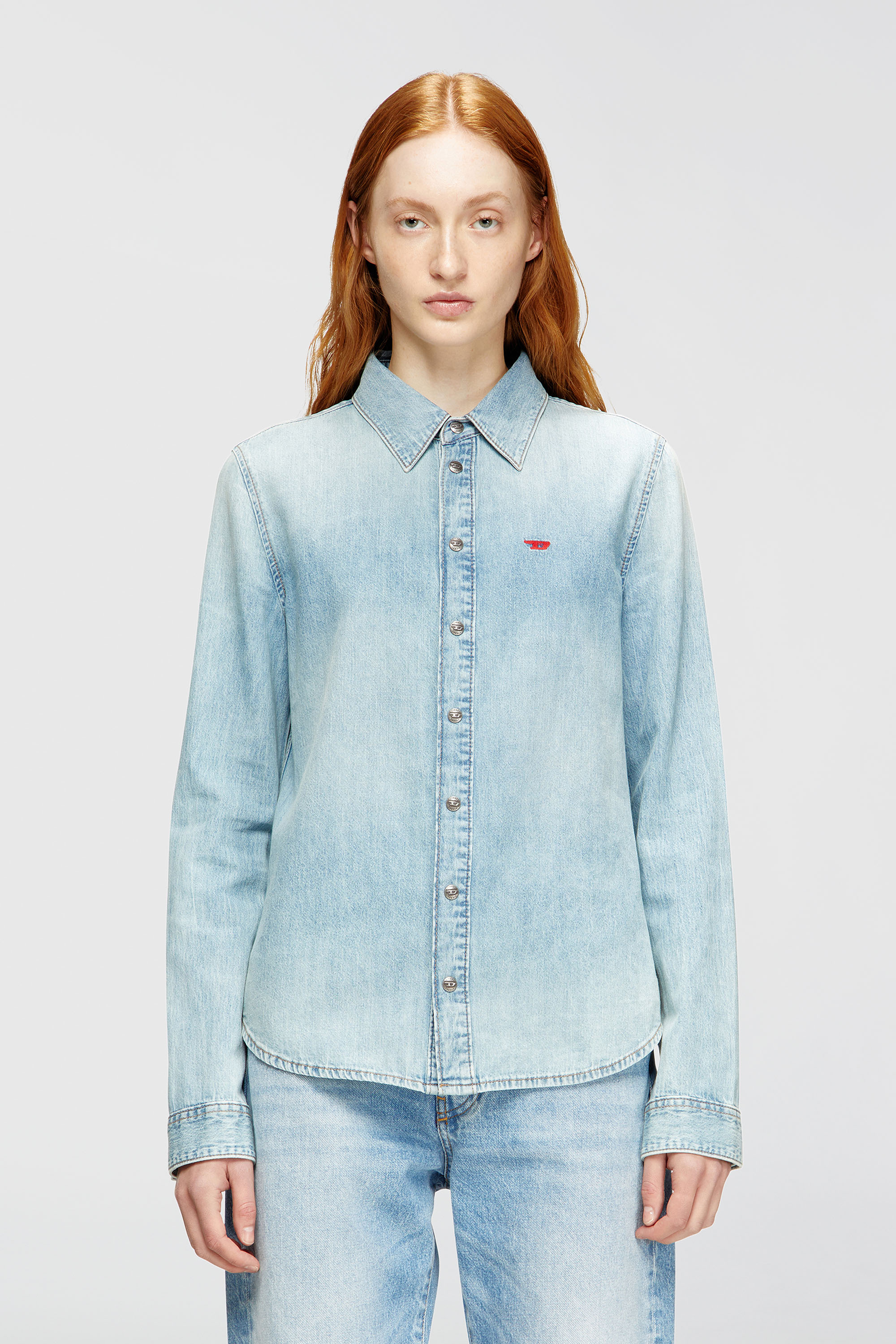 Diesel - DE-EAZY, Chemise en denim avec logo brod&eacute; Femme in Bleu - 1