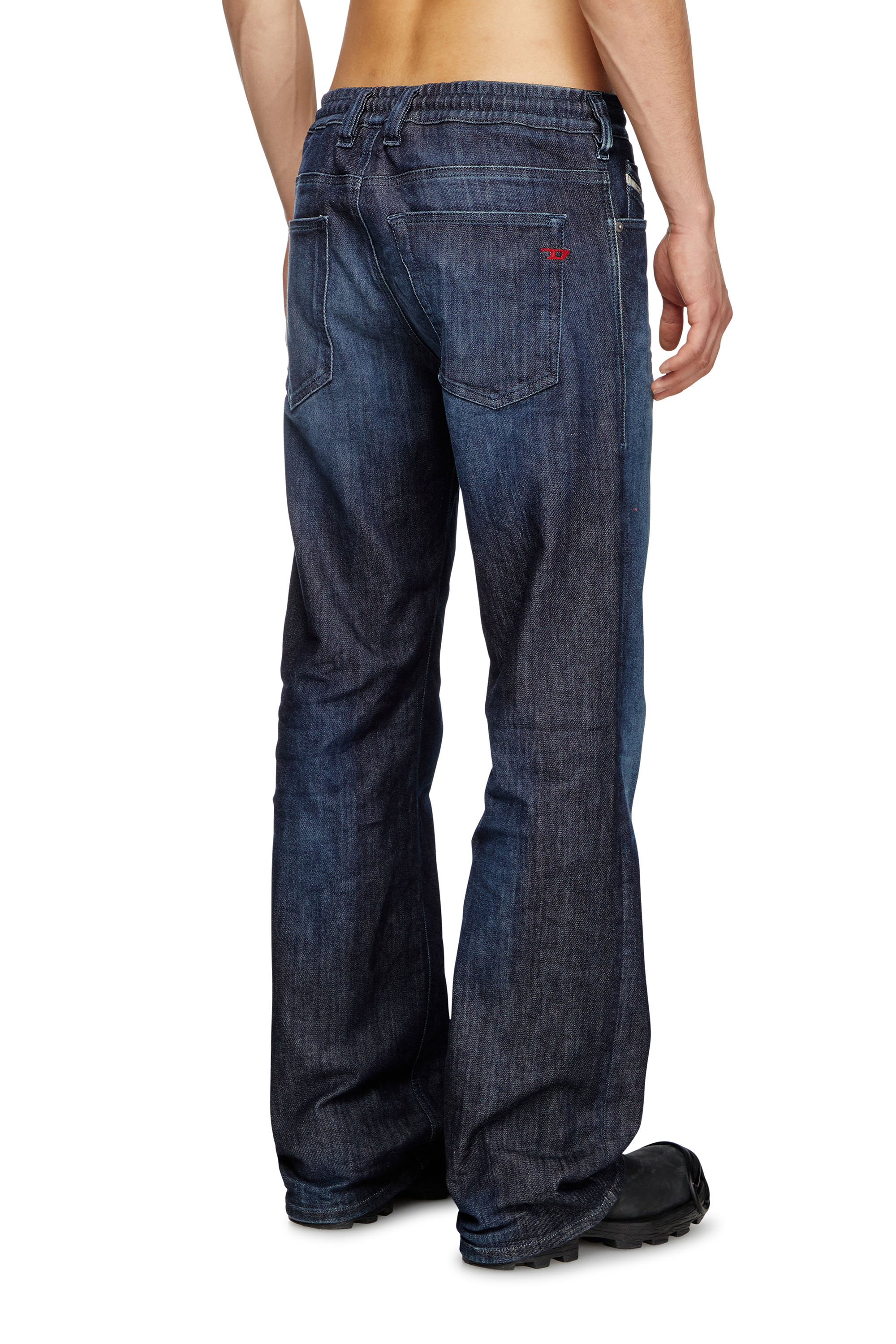 Diesel - Relaxed 2080 D-Reel Joggjeans® 09L11 Uomo, Blu Scuro - Image 4