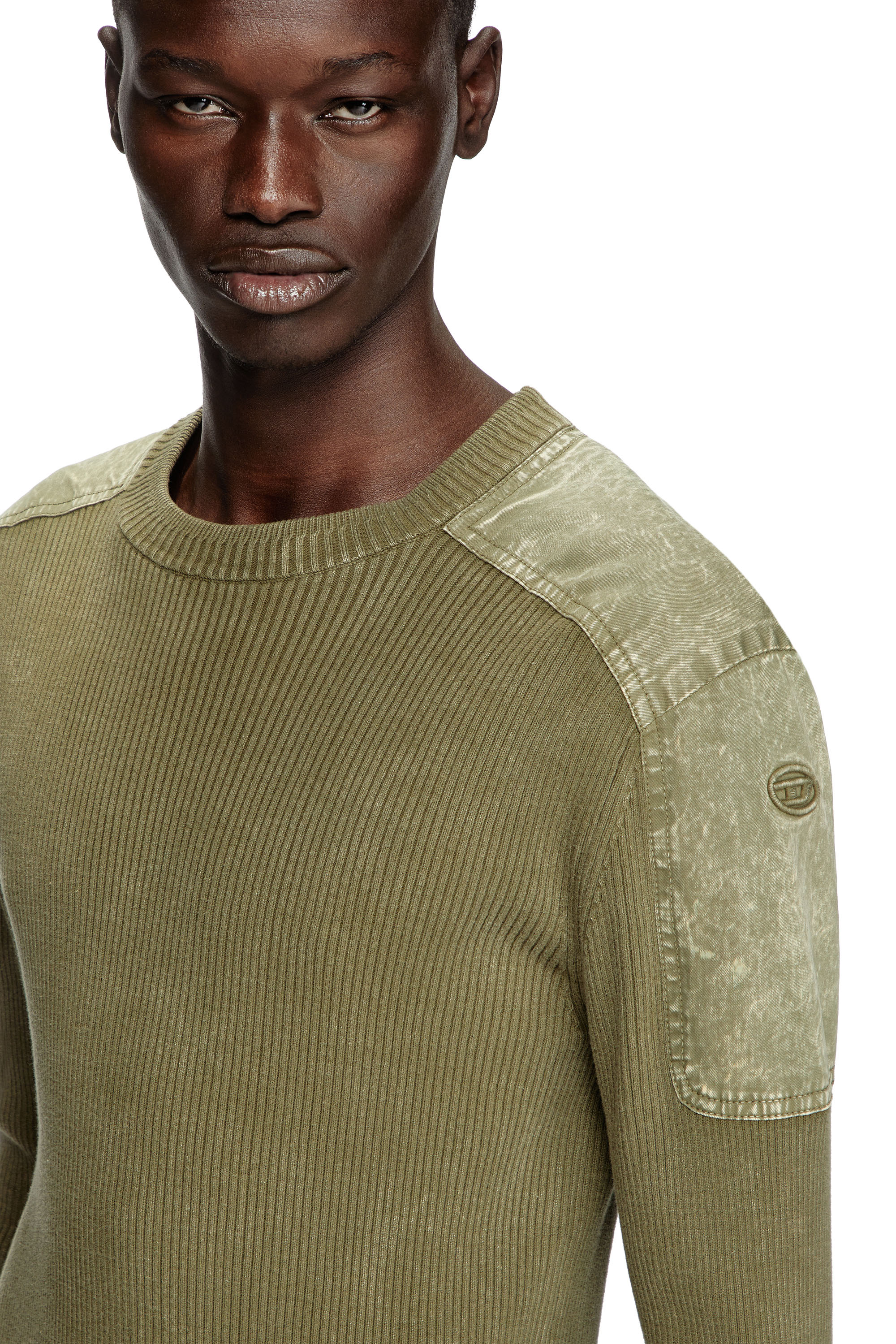 Diesel - K-MARTIN, Maglia con spalle a contrasto Uomo in Verde - 5