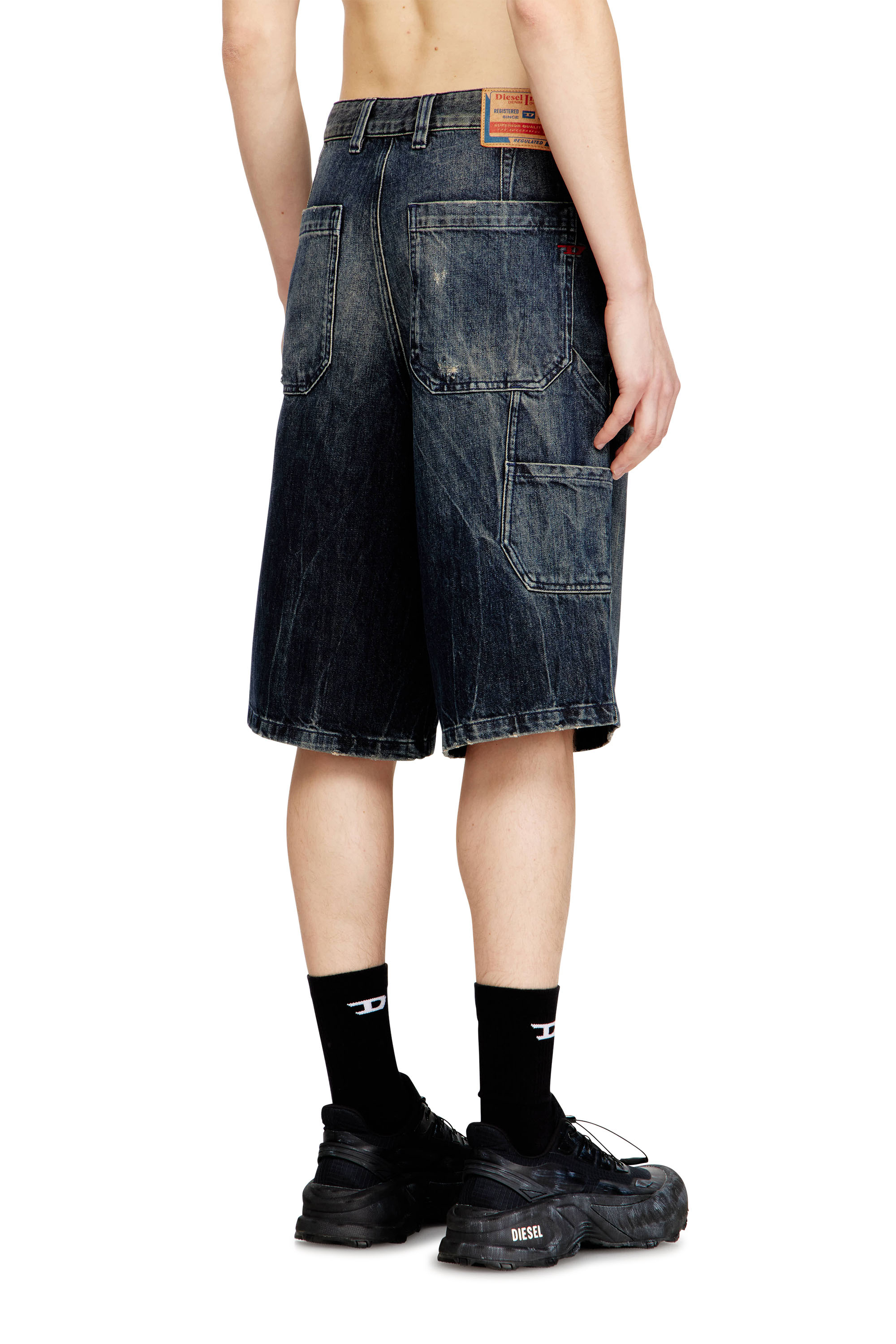 Diesel - D-LIVERY-W-SHORT, Herren Relaxed-Fit-Jeansshorts mit Abnutzungen in Blau - 4