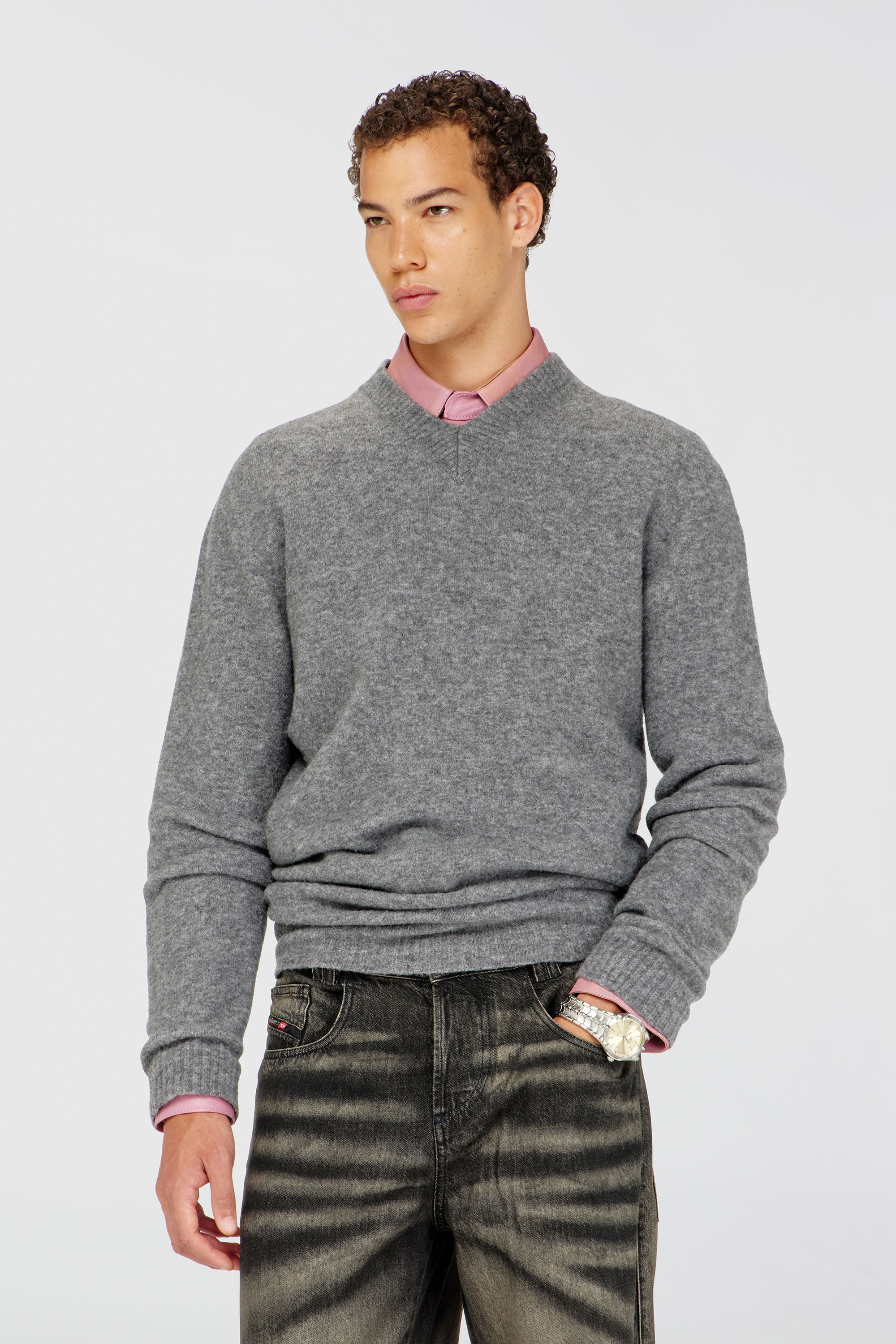 Diesel - K-ANDIE, Herren Pullover mit V-Ausschnitt aus gekochtem, geknittertem Strick in Grau - 1