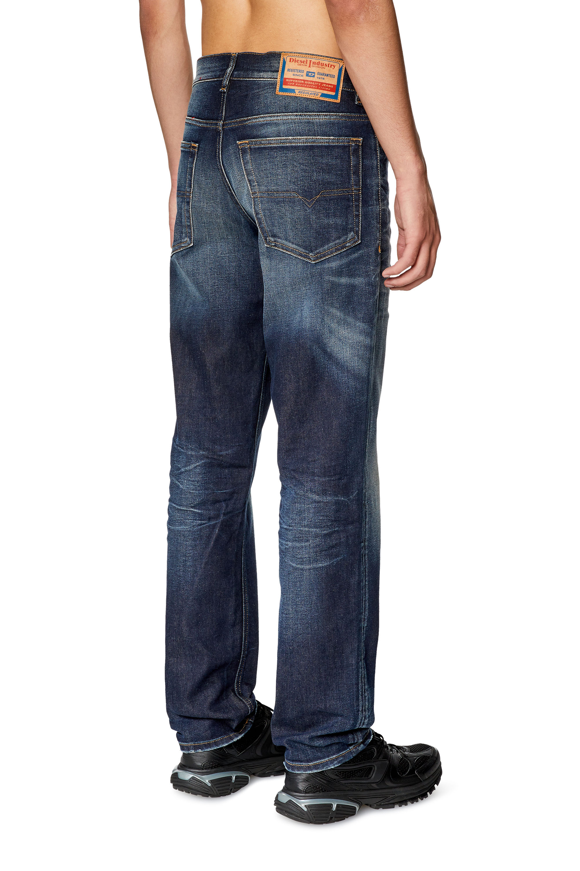 Diesel - Tapered Jeans 2023 D-Finitive 09G27, Blu Scuro - Image 3