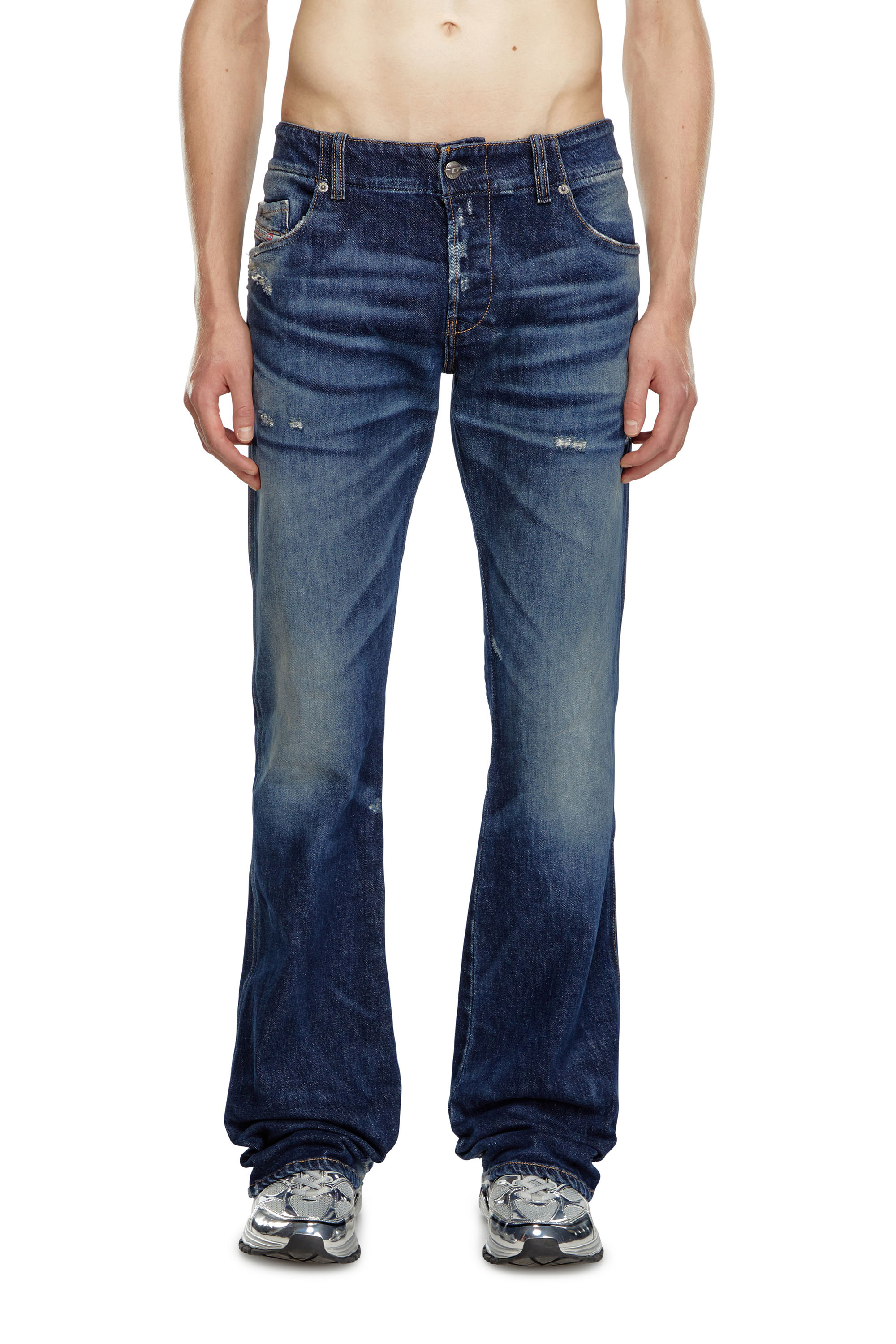 Diesel - Homme Bootcut Jeans D-Backler 09J56, Bleu Foncé - Image 2