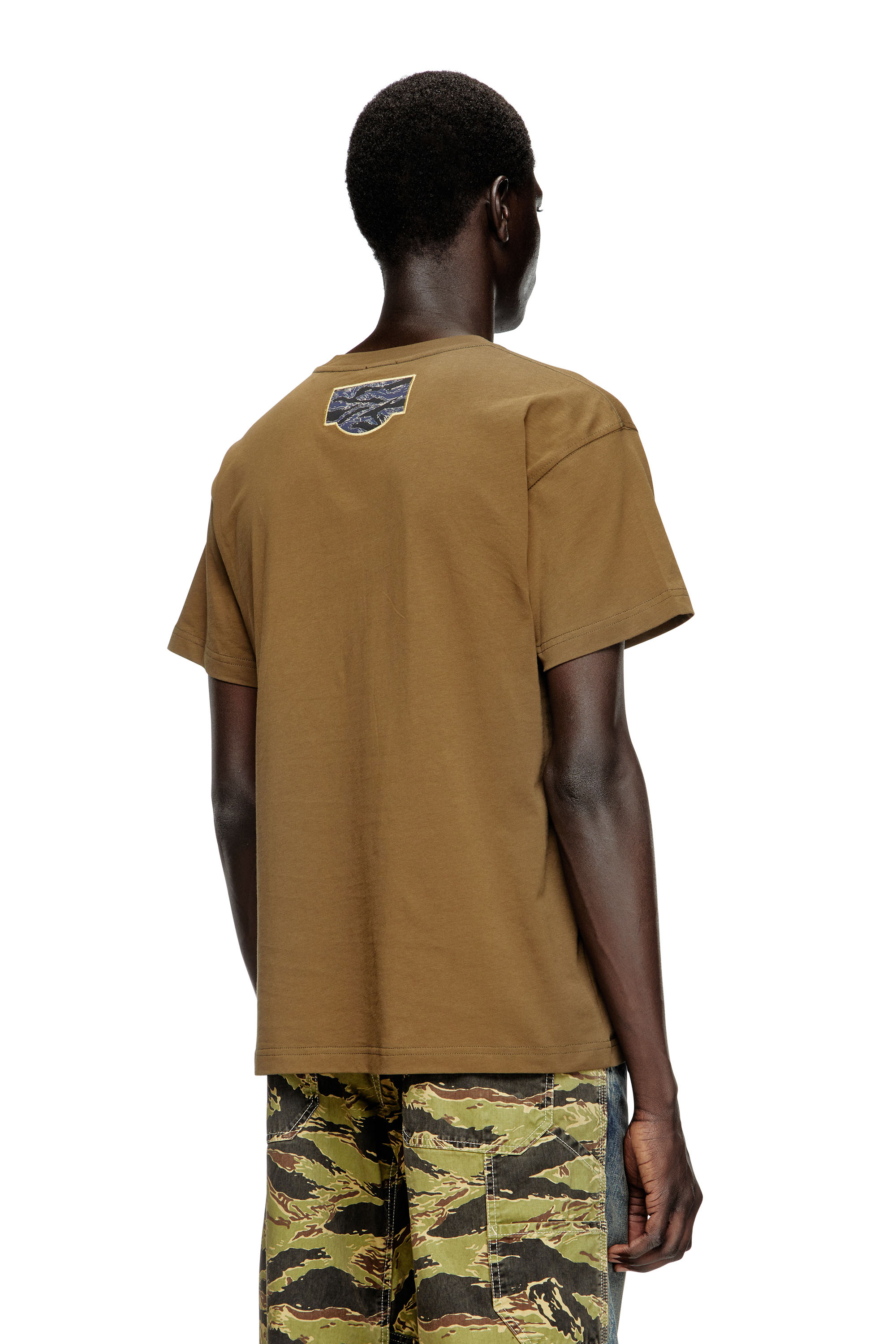 Diesel - T-NORM-T3, T-shirt avec empiècement à logo camouflage Homme in Vert - 4
