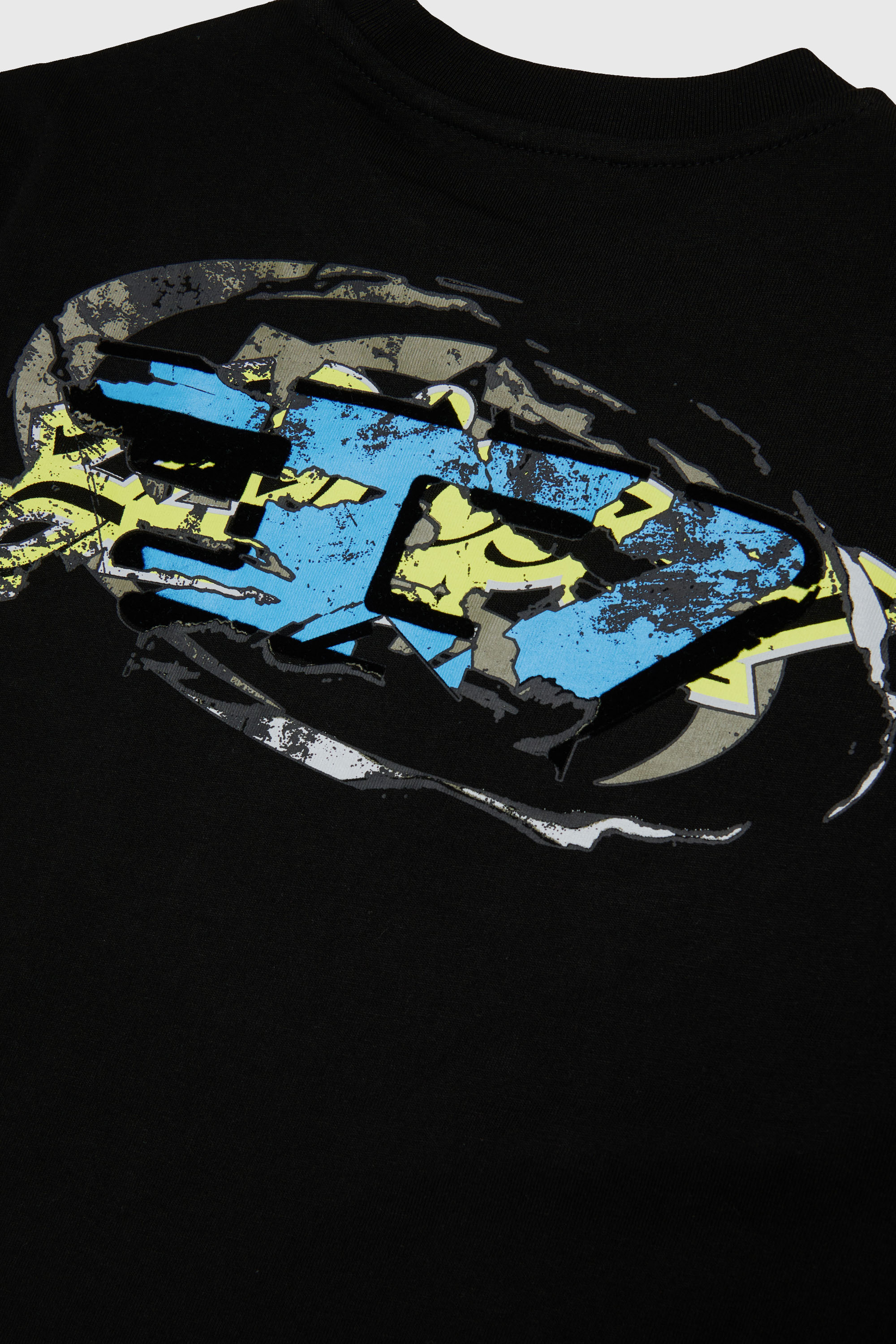 Diesel - TSCRAP OVER, T-shirt con ricamo Oval D e stampa flock Uomo in Nero - 4