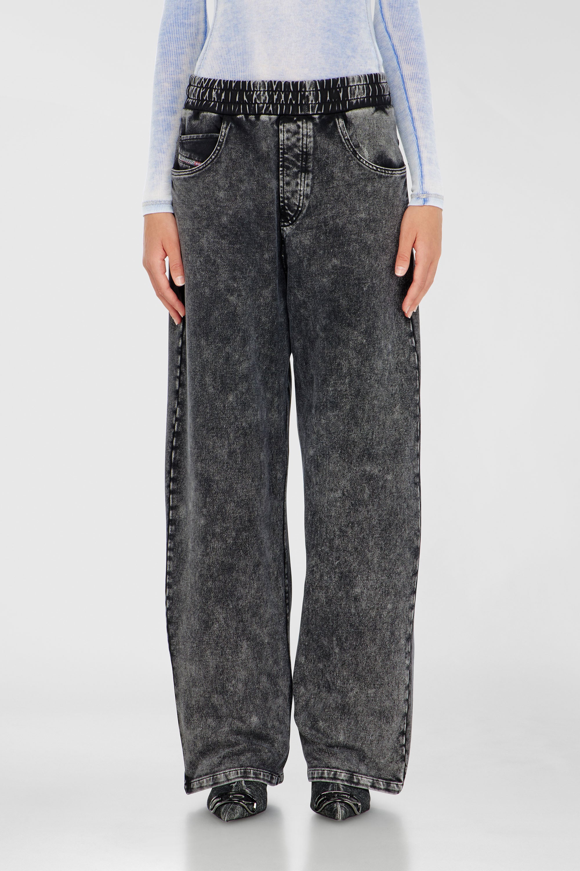 Diesel - P-STUKY, Pantalon de surv&ecirc;tement effet denim Femme in Gris - 3