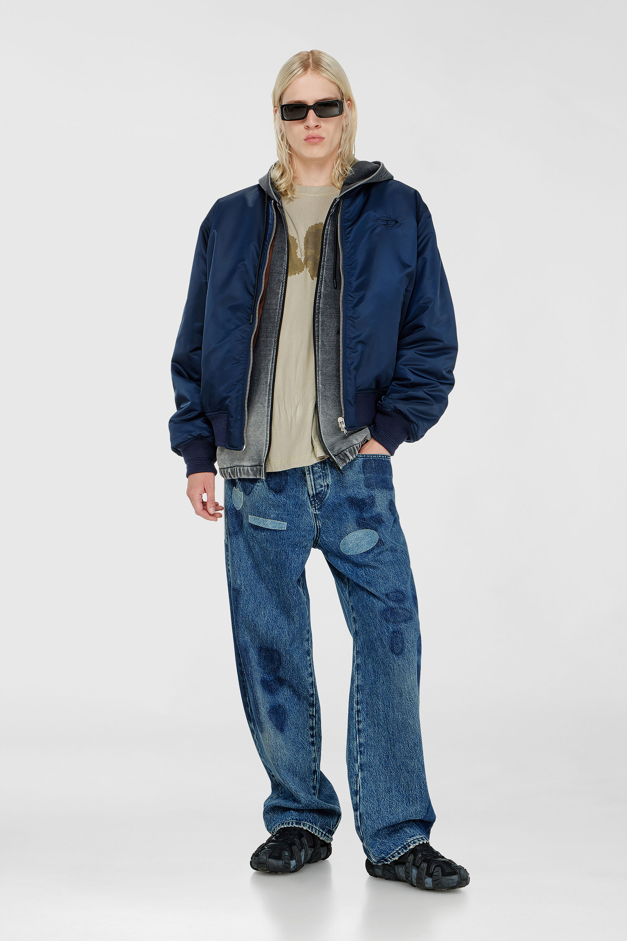 Diesel - W-TYPE-D1, Herren Gesteppte Bomberjacke mit Oval-D-Stickerei in Marineblau - 1