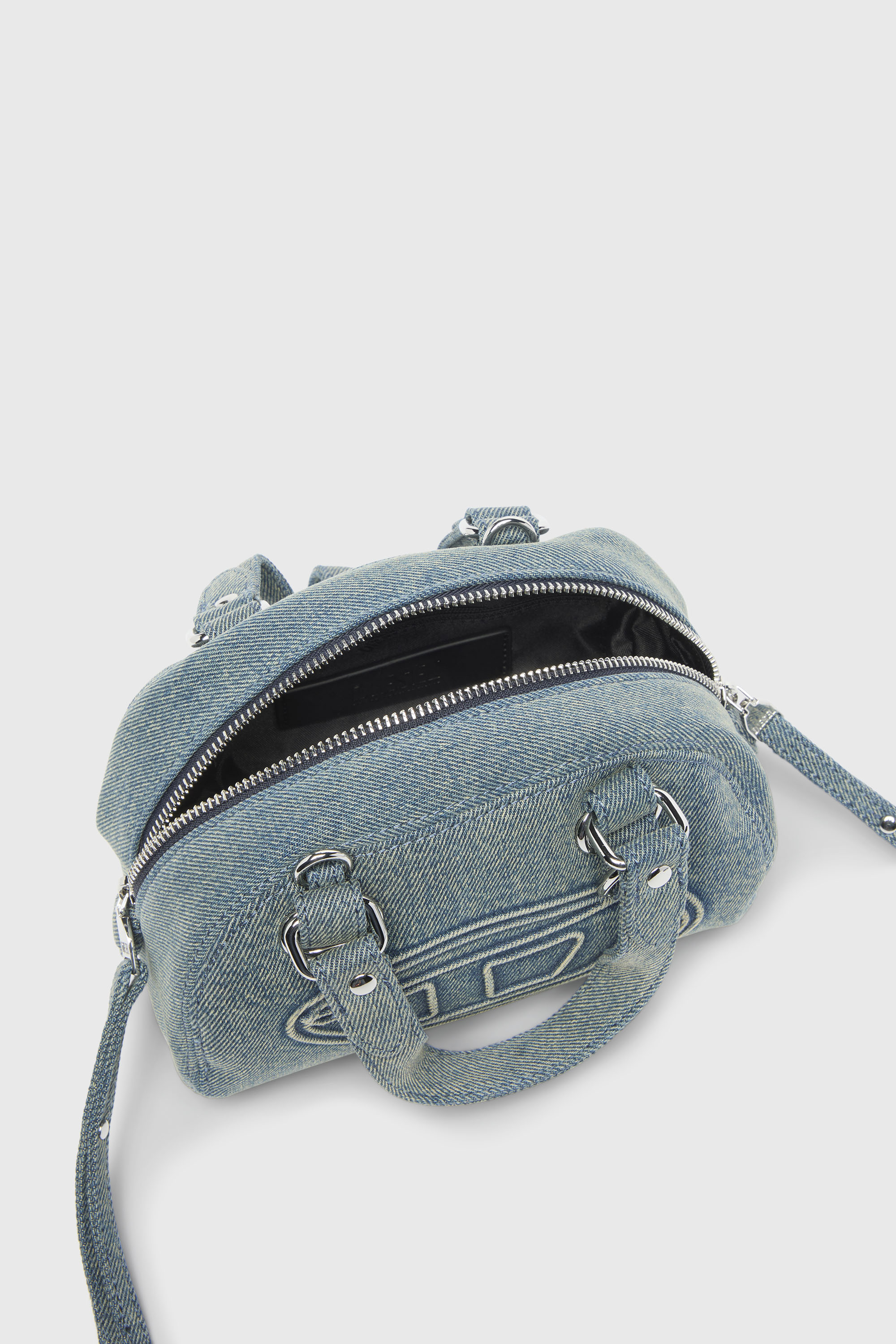 Diesel - 1DR DOME SOFT CROSSBODY, Unisex 1DR Dome-Kleine-Bowlingtasche aus Denim mit Oval D Logo in Hellblau - 3