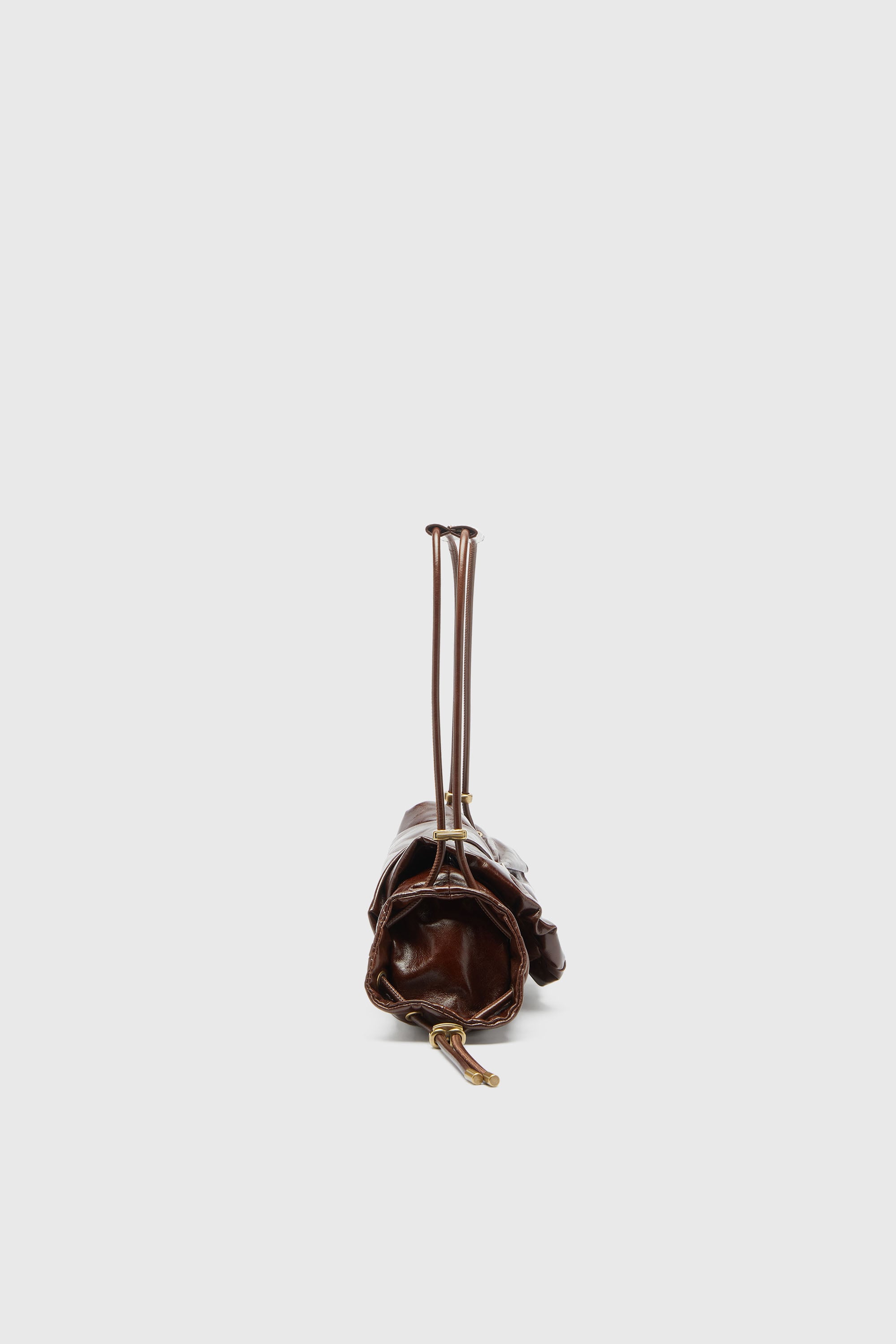 Diesel - SCRUNCH-D SHOULDER S, Scrunch-D-Petit sac &agrave; bandouli&egrave;re en cuir froiss&eacute; Femme in Marron - 4