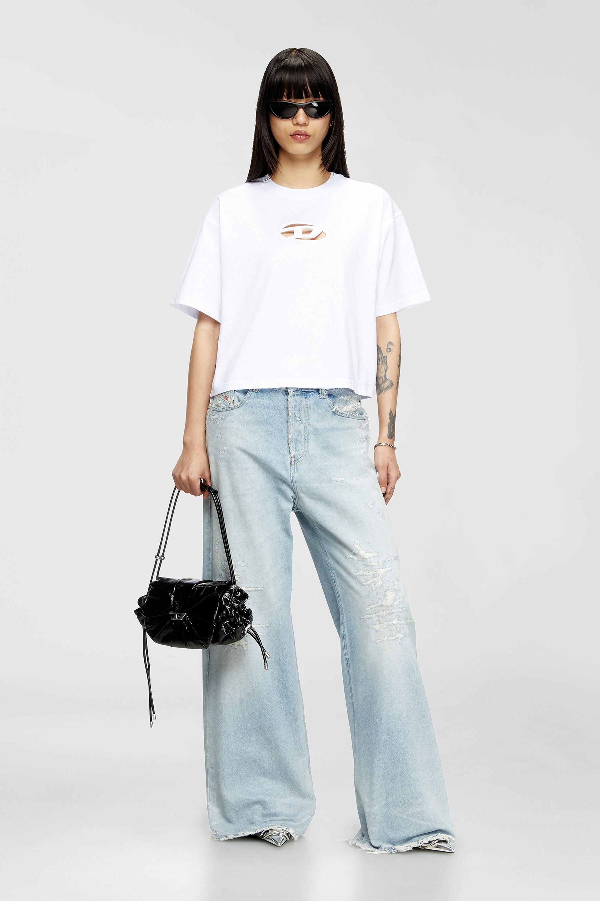 Diesel - T-BUXT-CROP-OD, T-shirt boxy con Oval D cut-out Donna in Bianco - 2