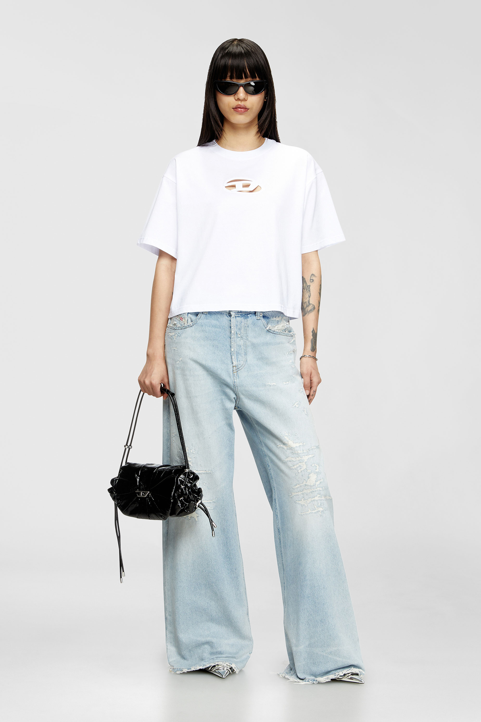 Diesel - T-BUXT-CROP-OD, T-shirt boxy con Oval D cut-out Donna in Bianco - 1