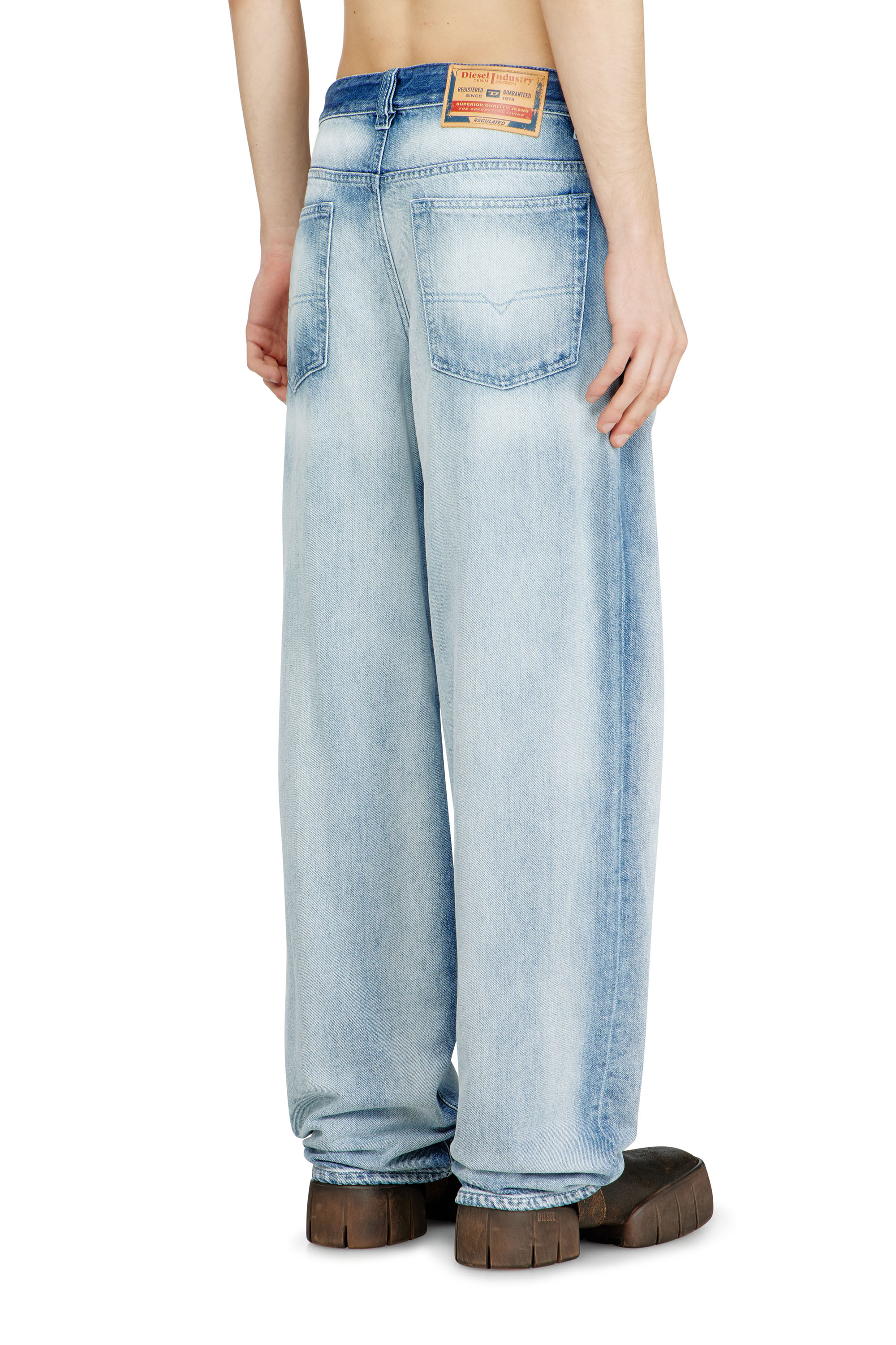 Diesel - Relaxed Jeans 2001 D-Macro 09P29 Homme, Bleu Clair - Image 4