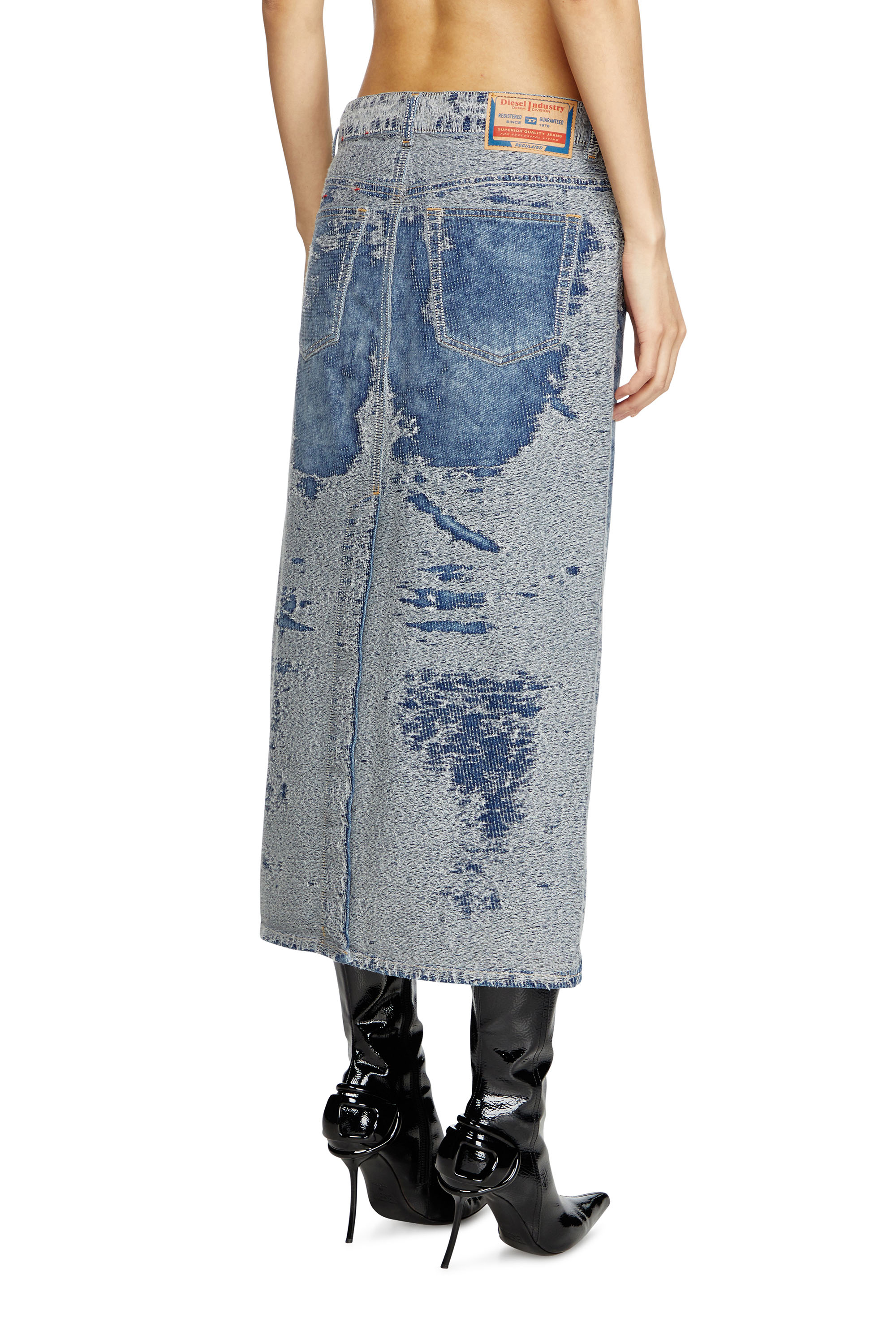 Diesel - DE-SKYE-S, Jupe midi en denim jacquard effet vieilli Femme in Bleu - 4