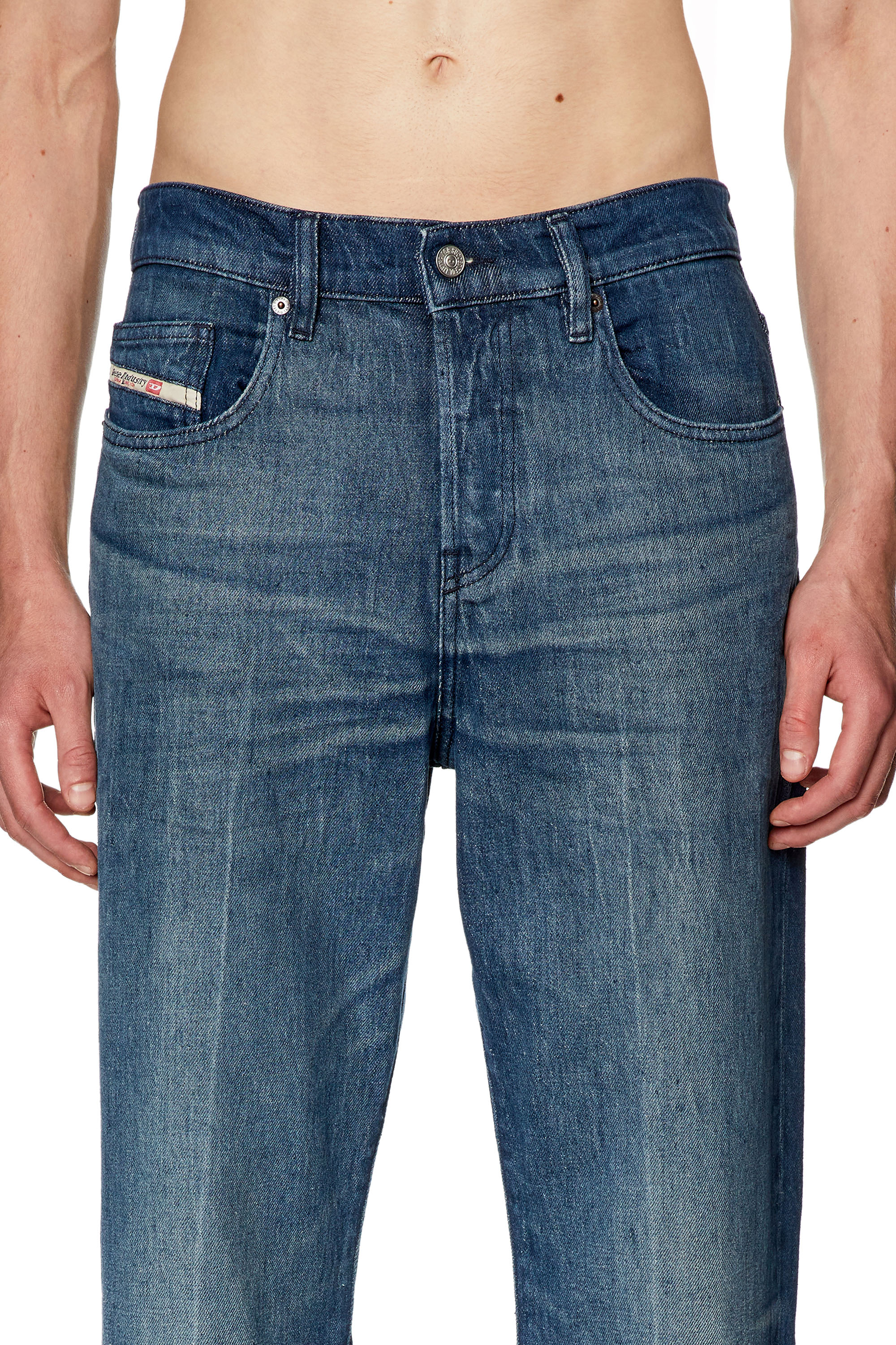 Diesel - Straight Jeans 2020 D-Viker 0ENAM, Mittelblau - Image 4