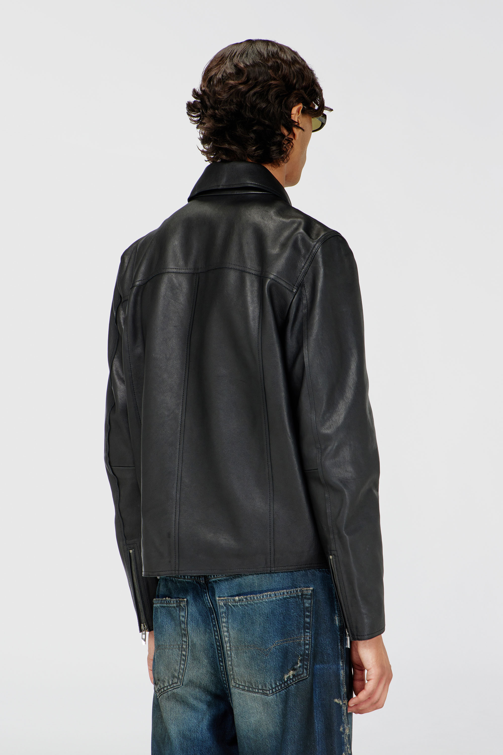 Diesel - L-KORN-A, Giacca in pelle con logo Oval D a rilievo Uomo in Nero - 4
