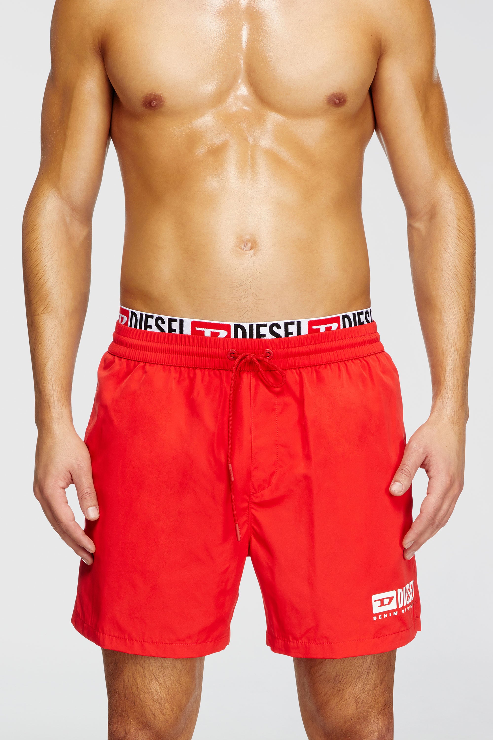 Diesel - VISPER-41-D-CORE, Herren Mittellange Badeshorts mit Logo-Print in Rot - 1