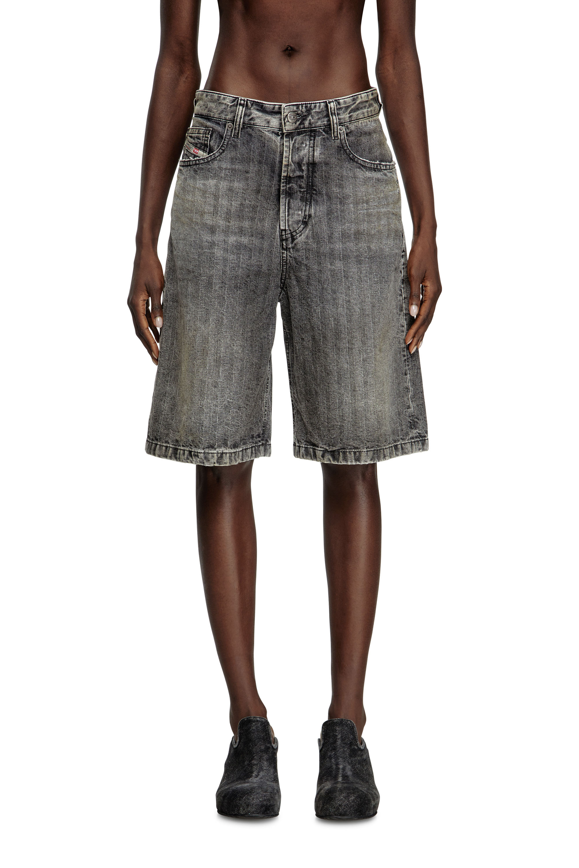 Diesel - DE-SIRE-SHORT, Short en denim à chevrons Femme in Gris - 1