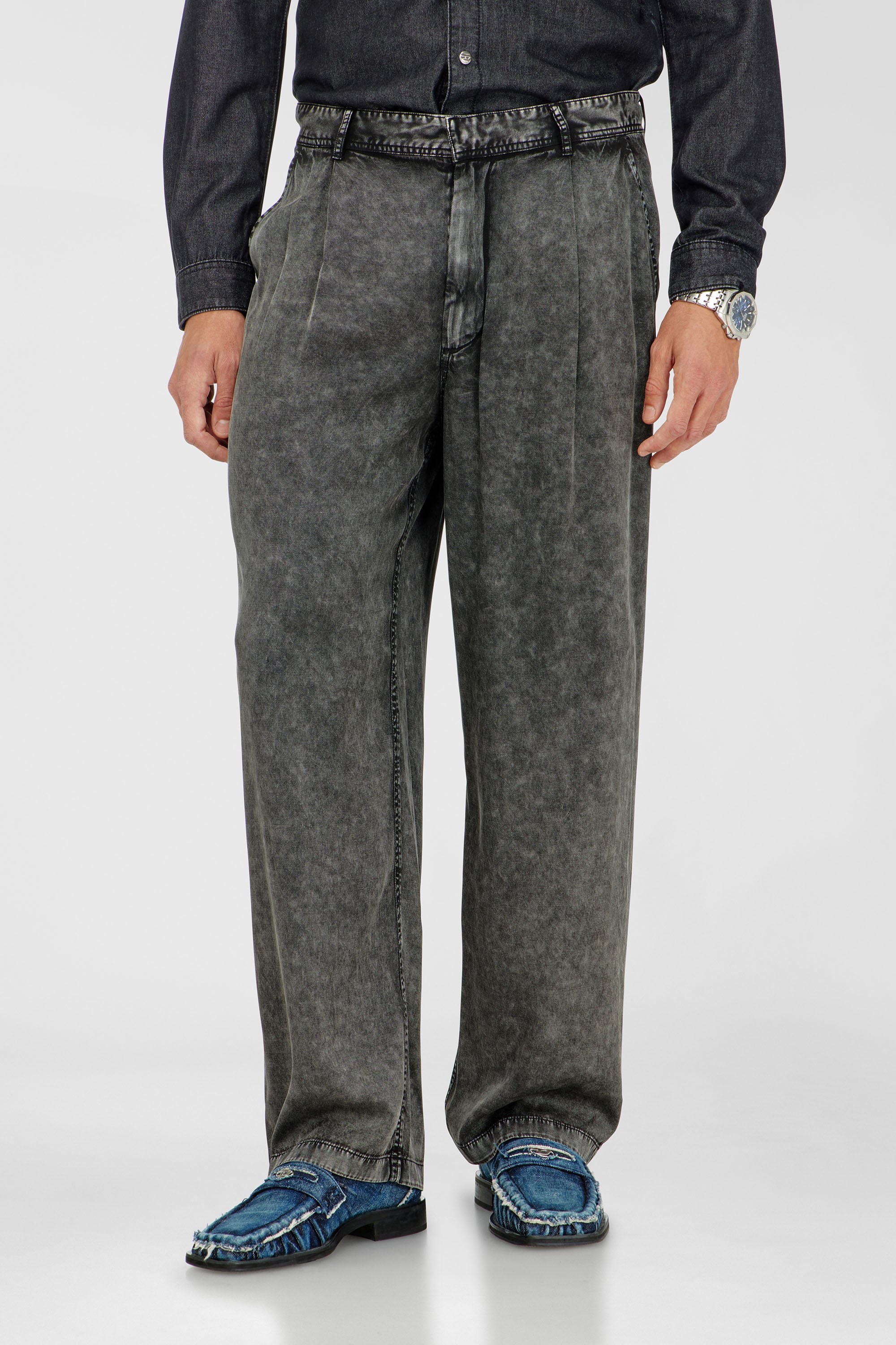 Diesel - P-FAUST-NIBC, Pantalon wide-leg en viscose effet denim Homme in Gris - 1