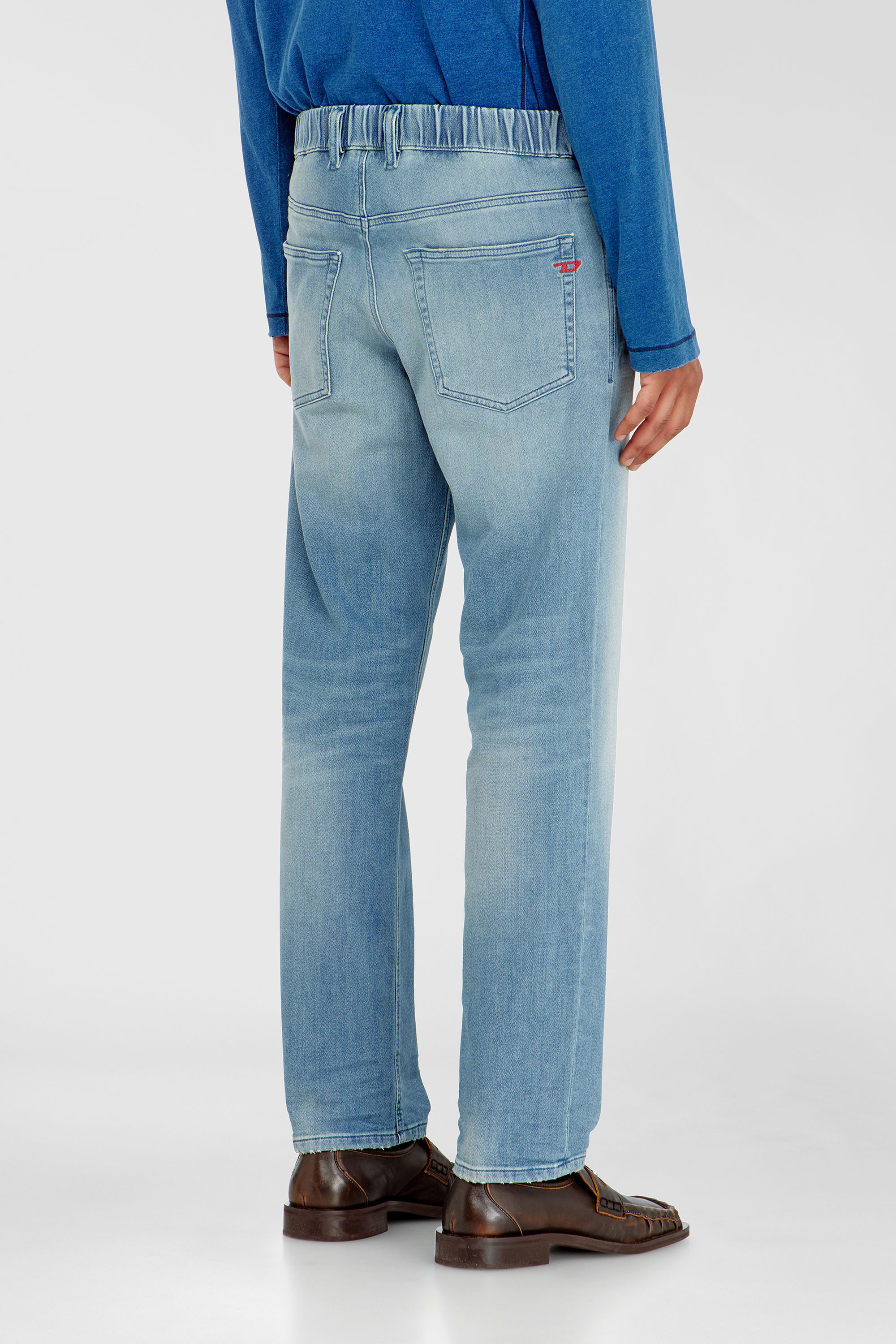 Diesel - Regular 2090 D-Veekley Joggjeans&reg; 09Q21 Homme, Bleu Clair - Image 3