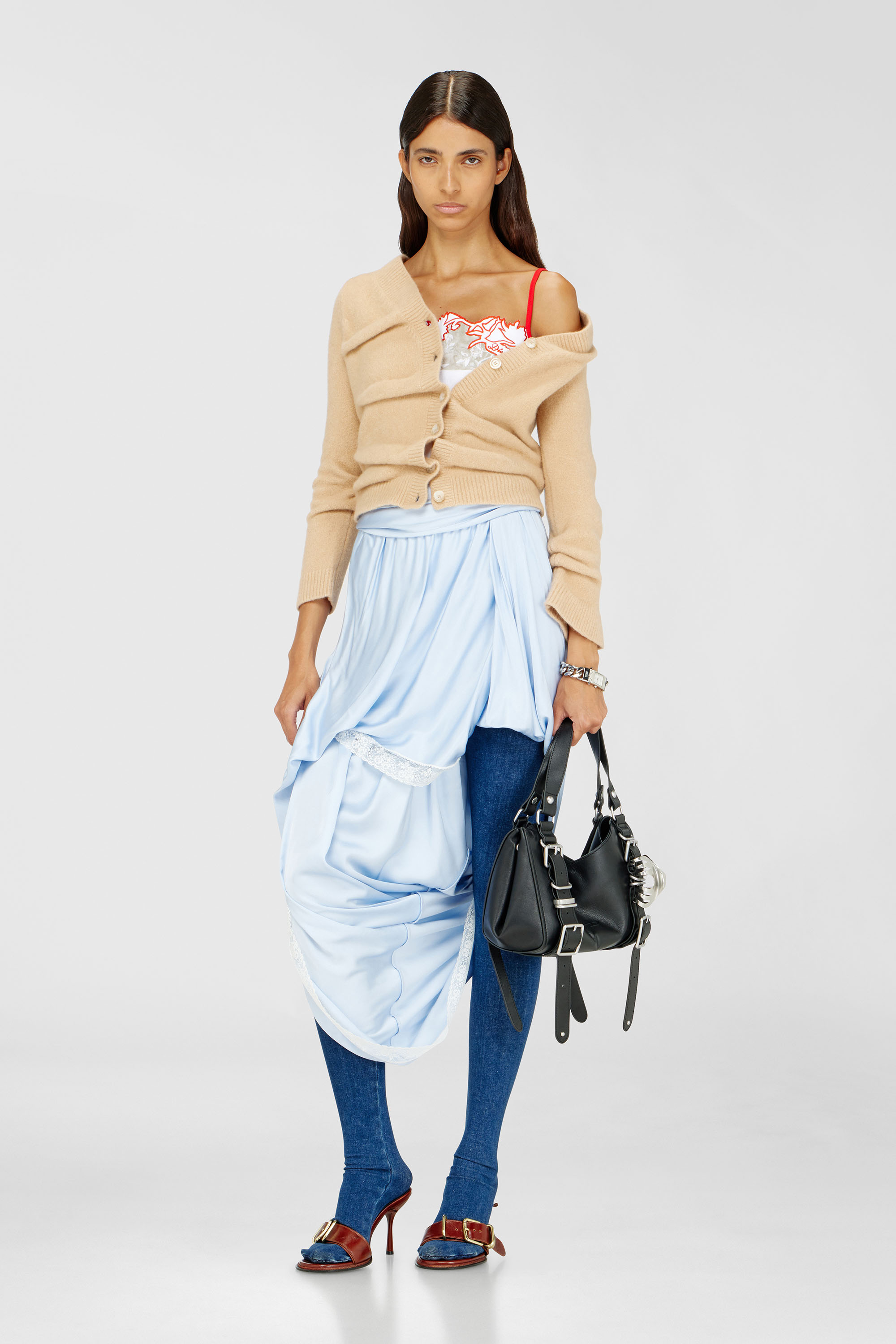 Diesel - M-AVA, Cardigan cropped in maglia wrinkled lavorata a caldo Donna in Beige - 2