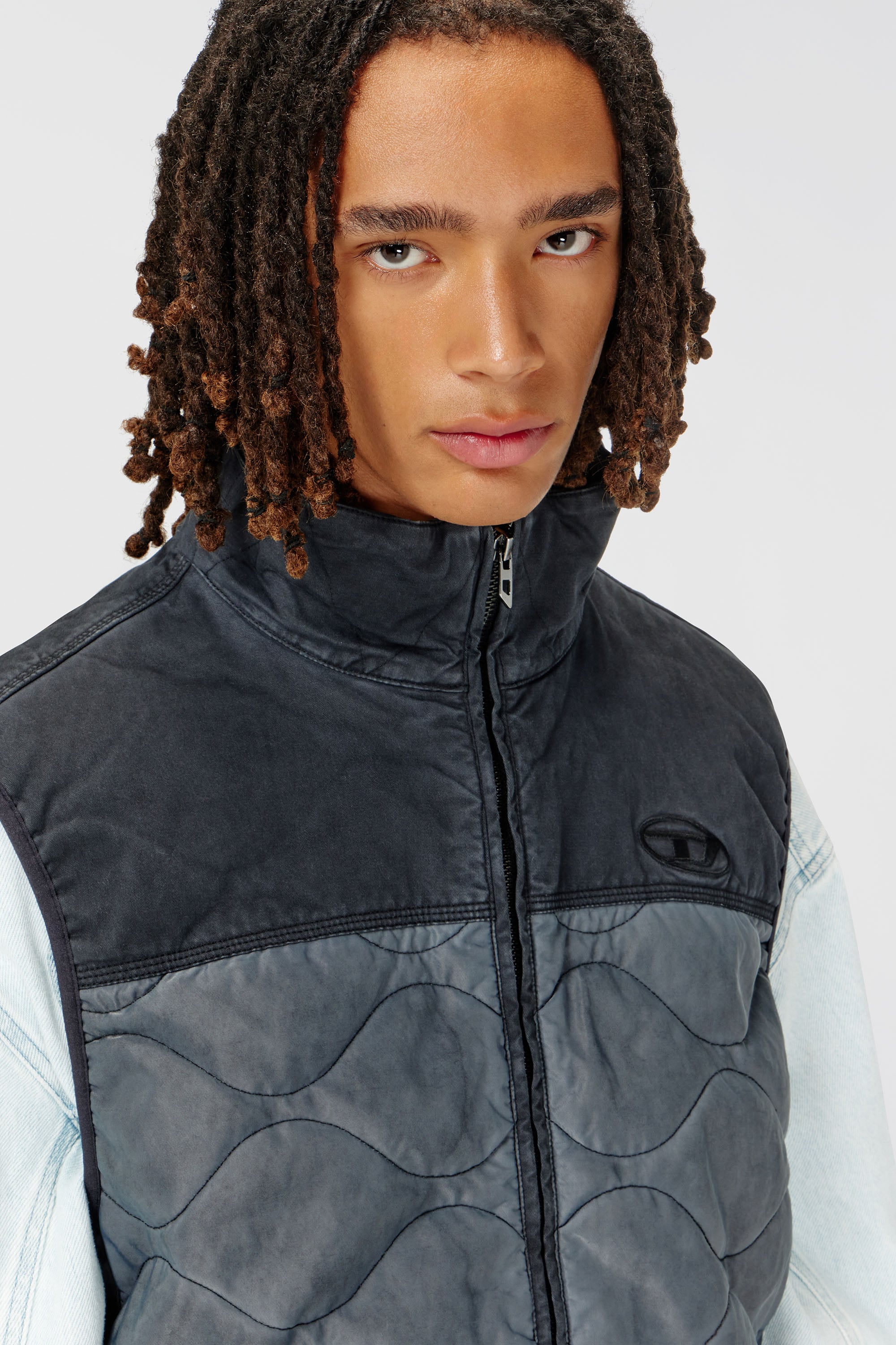 Diesel - J-ALVAR, Gilet trapuntato con collo sherpa Uomo in Grigio - 5