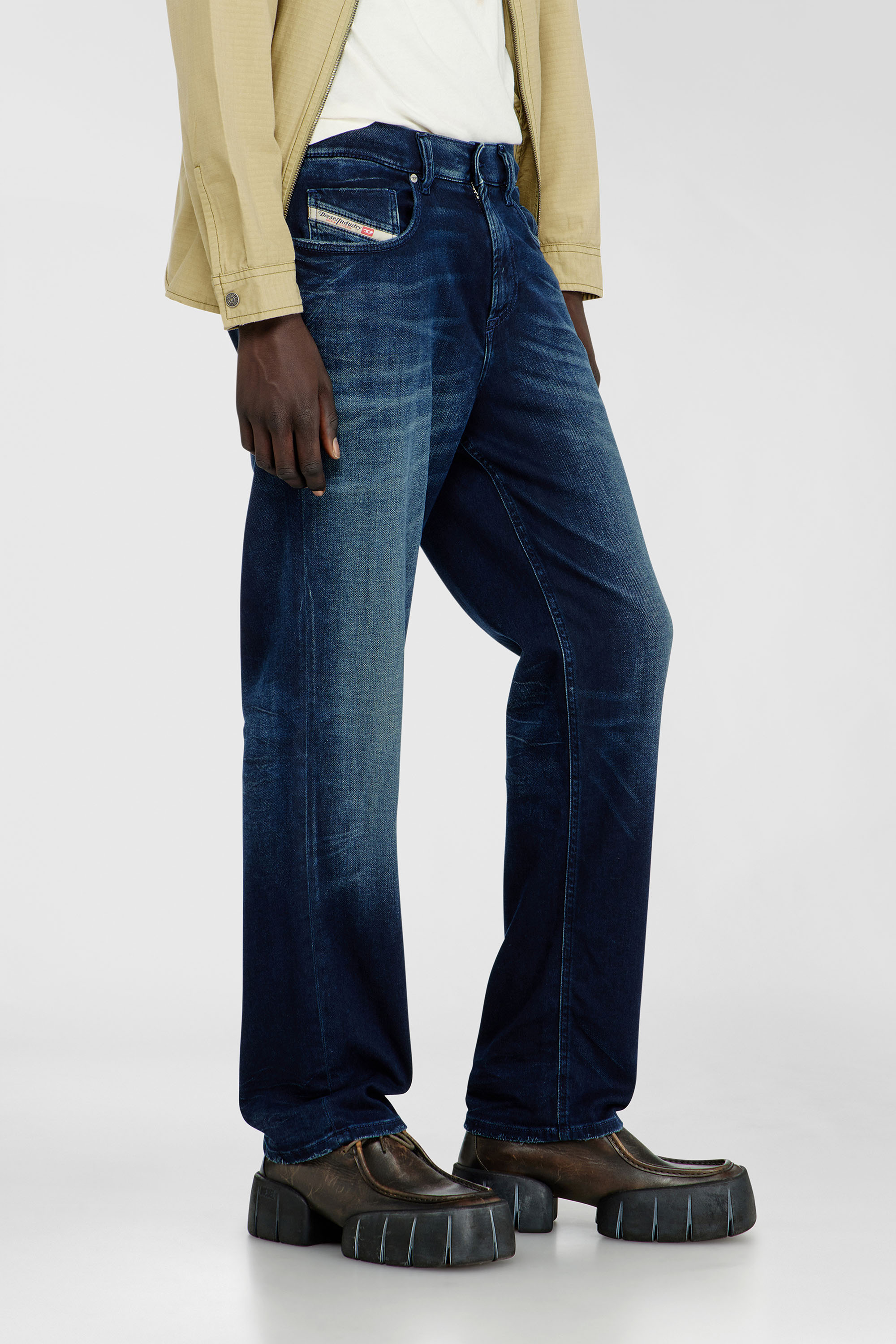 Diesel - Regular 2090 D-Veekley Joggjeans&reg; 09P93 Uomo, Blu Scuro - Image 5