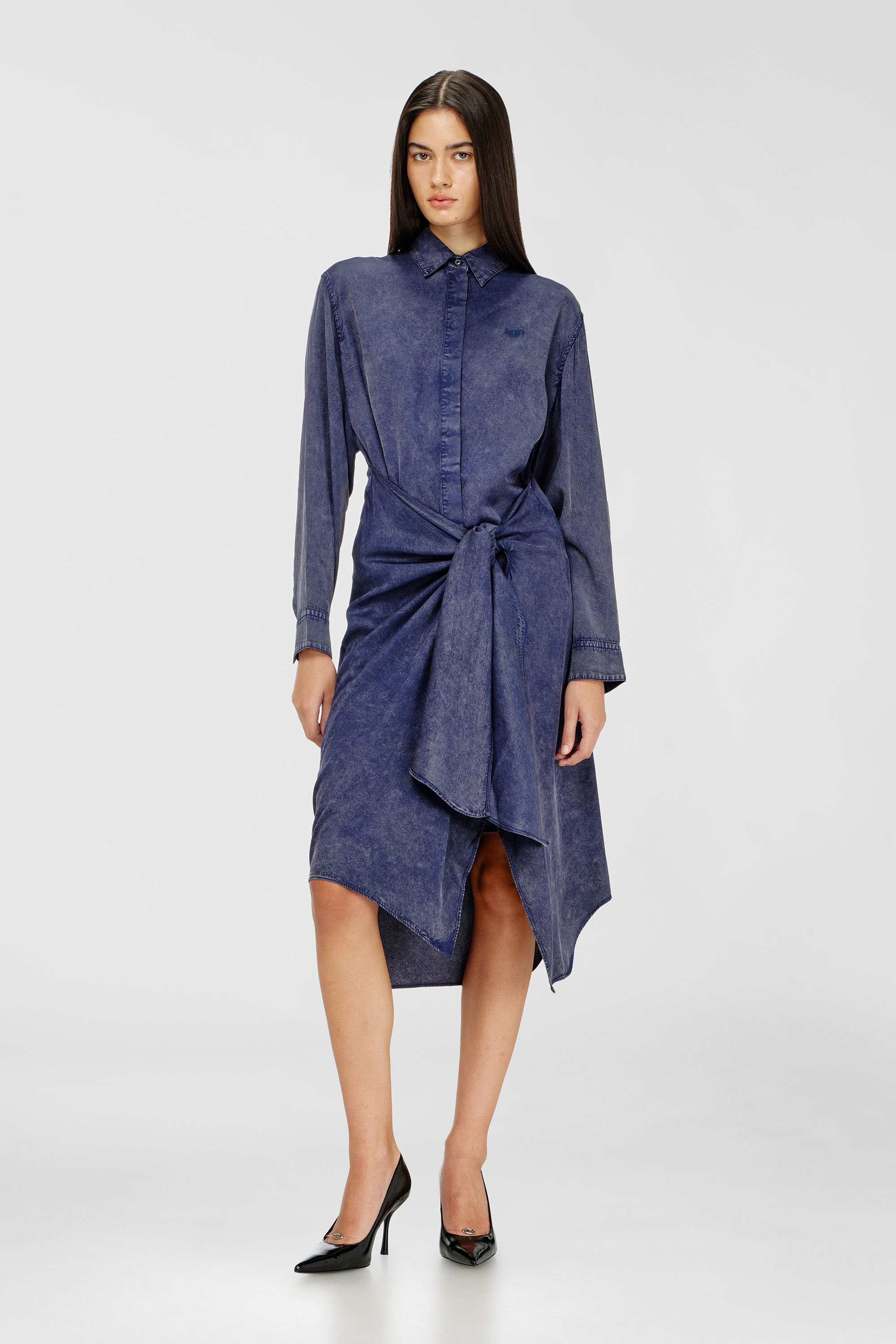 Diesel - D-ILETTA-B2, Abito chemisier midi in viscosa effetto denim Donna in Blu - 2