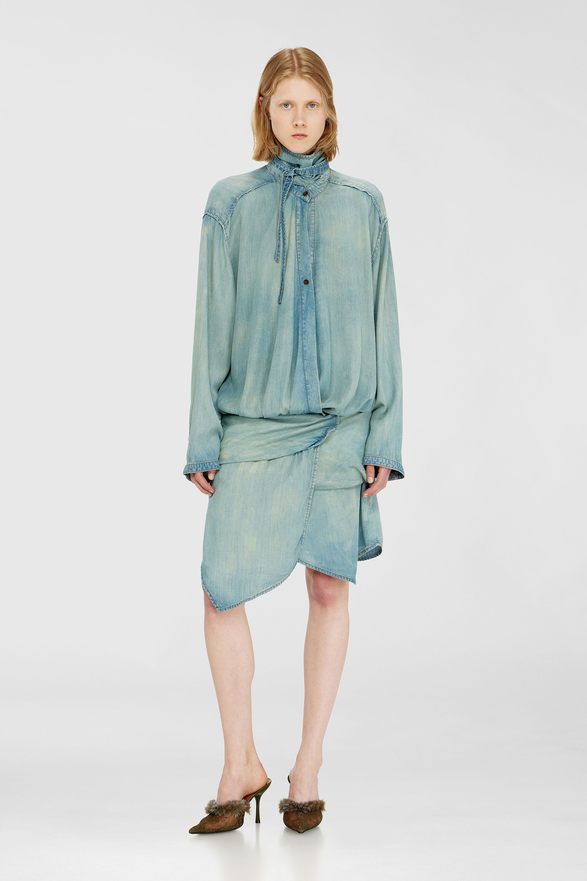 Diesel - DE-TILORA-S, Robe chemise en denim oversized drap&eacute;e Femme in Bleu - 1