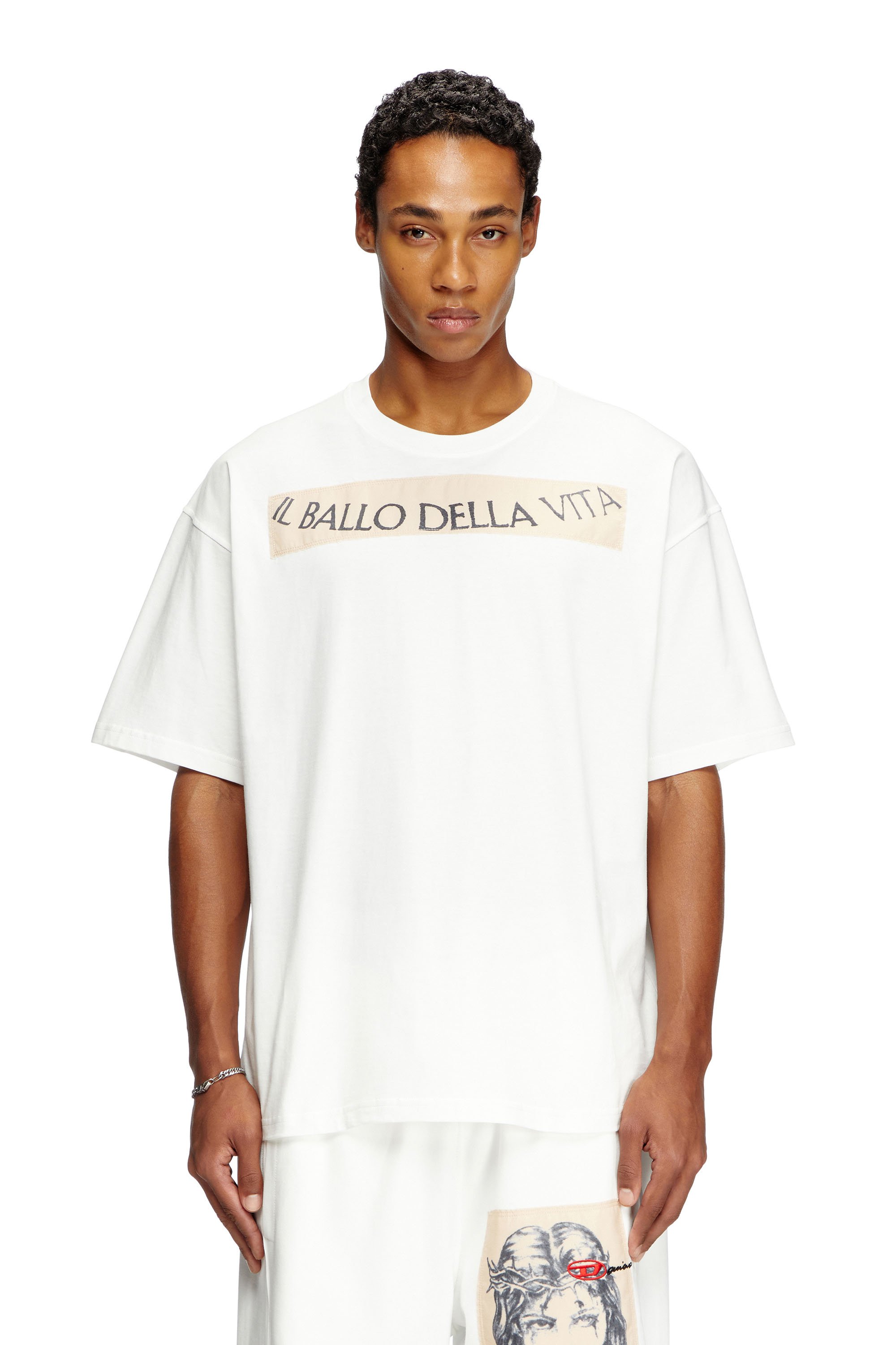 Diesel - T-BOXT-BALLO-DD, T-shirt con patch tattoo Unisex in Bianco - 2