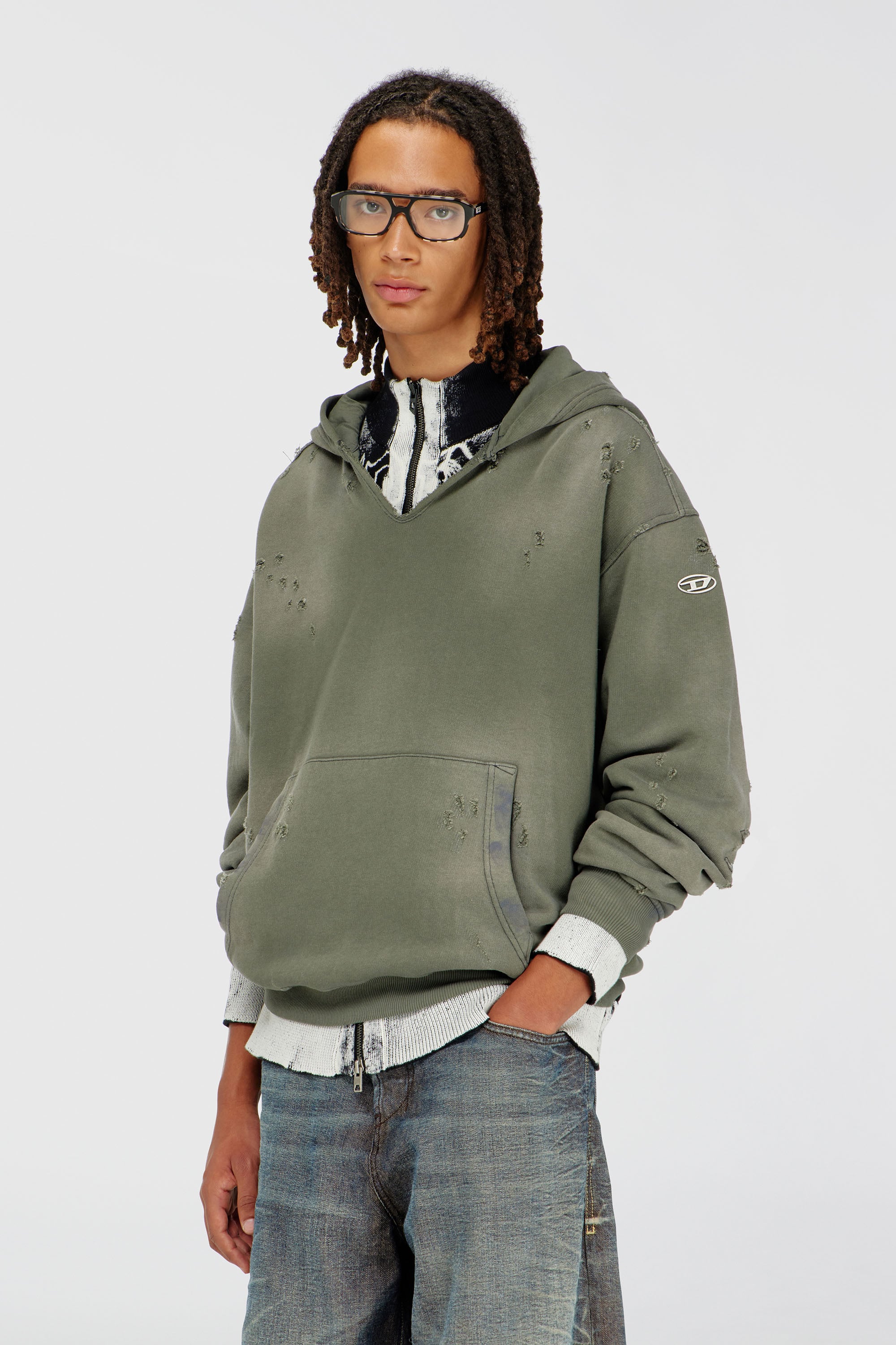 Diesel - S-KEITHY, Hoodie effetto distressed con scollo a V Uomo in Verde - 1