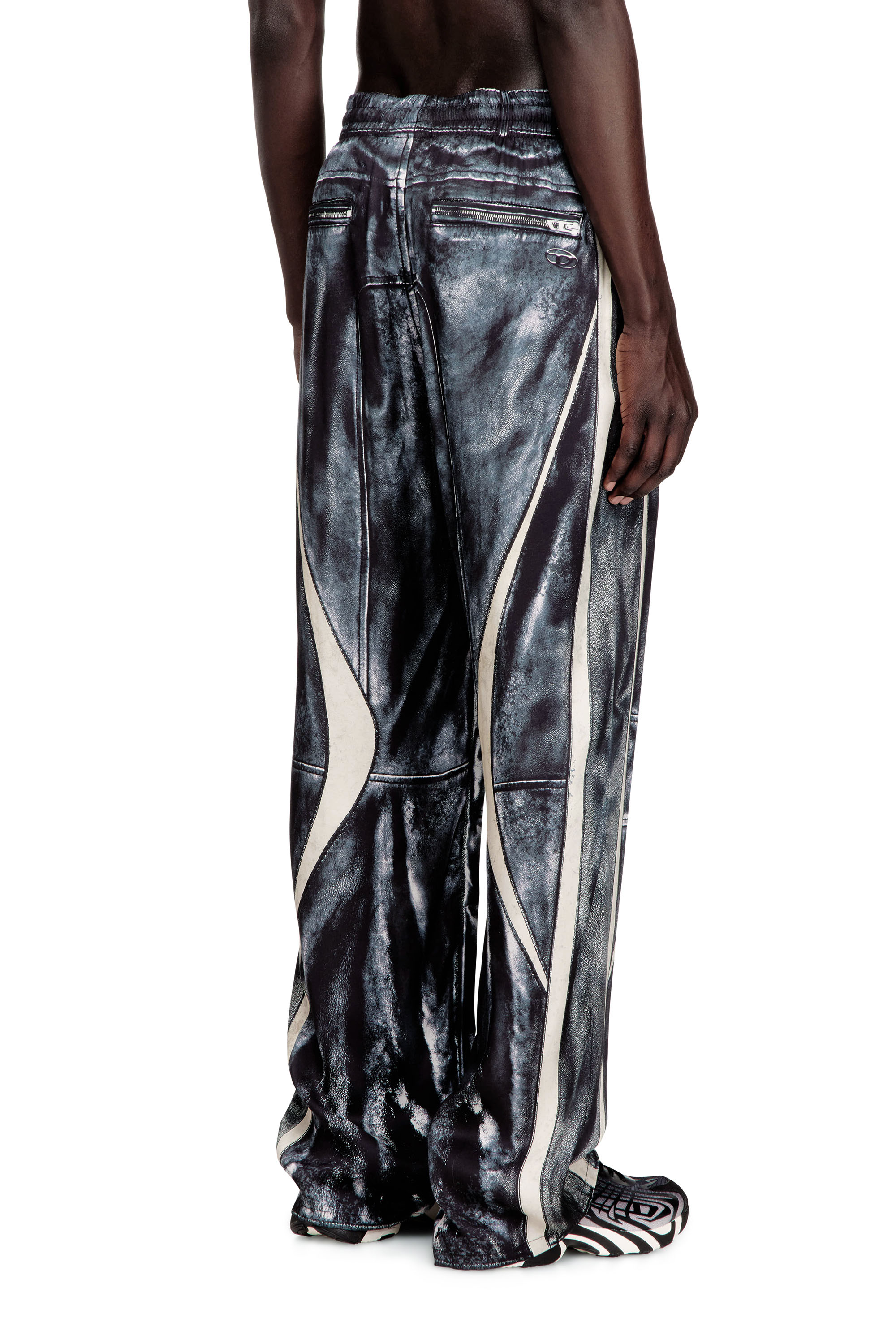 Diesel - P-THECK-BMCZ, Pantaloni tuta in raso con trompe l'oeil effetto biker Uomo in Blu - 4