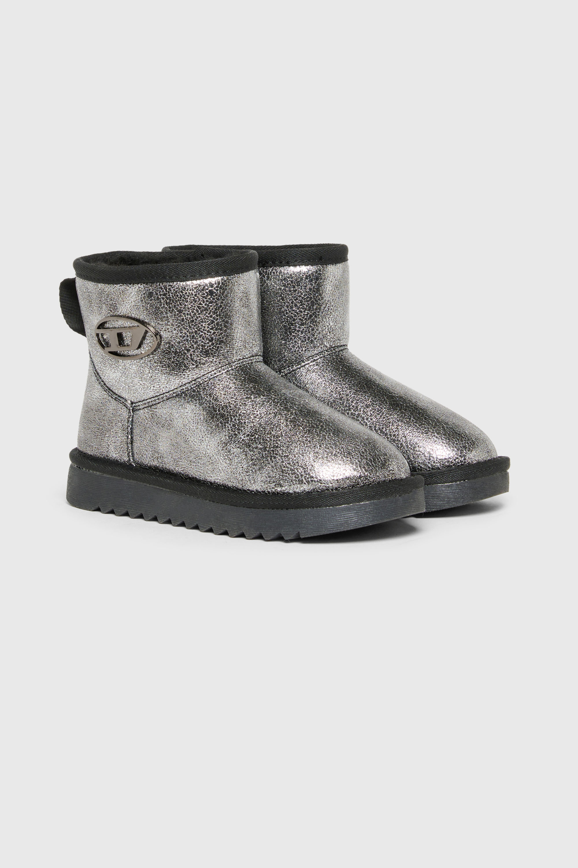 Diesel - D-DAATEN, D-Daaten - Stivali metallizzati con fodera peluche Unisex in Argento - 2