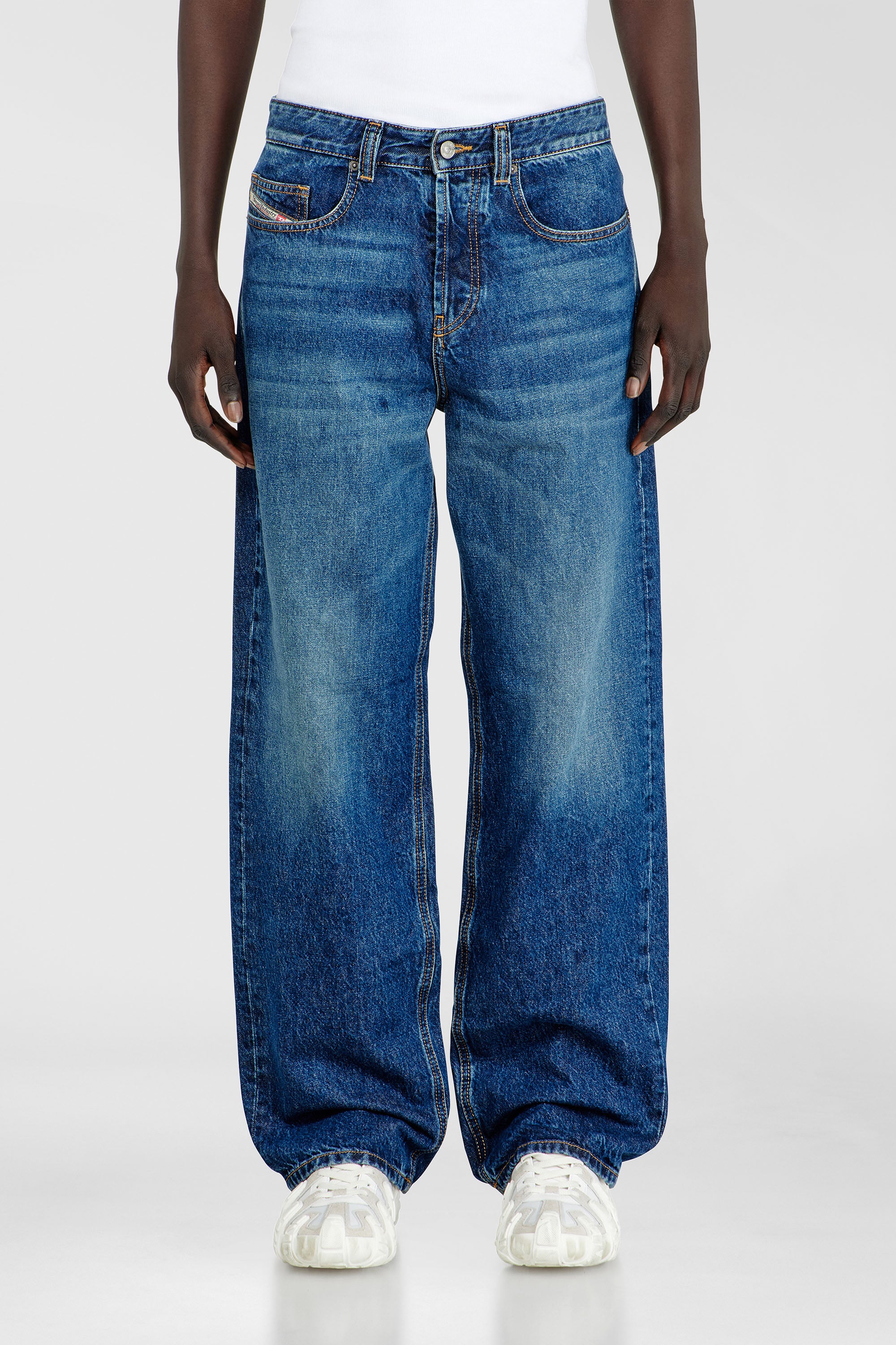 Diesel - Relaxed Jeans 2001 D-Macro 09I27 Uomo, Blu medio - Image 3