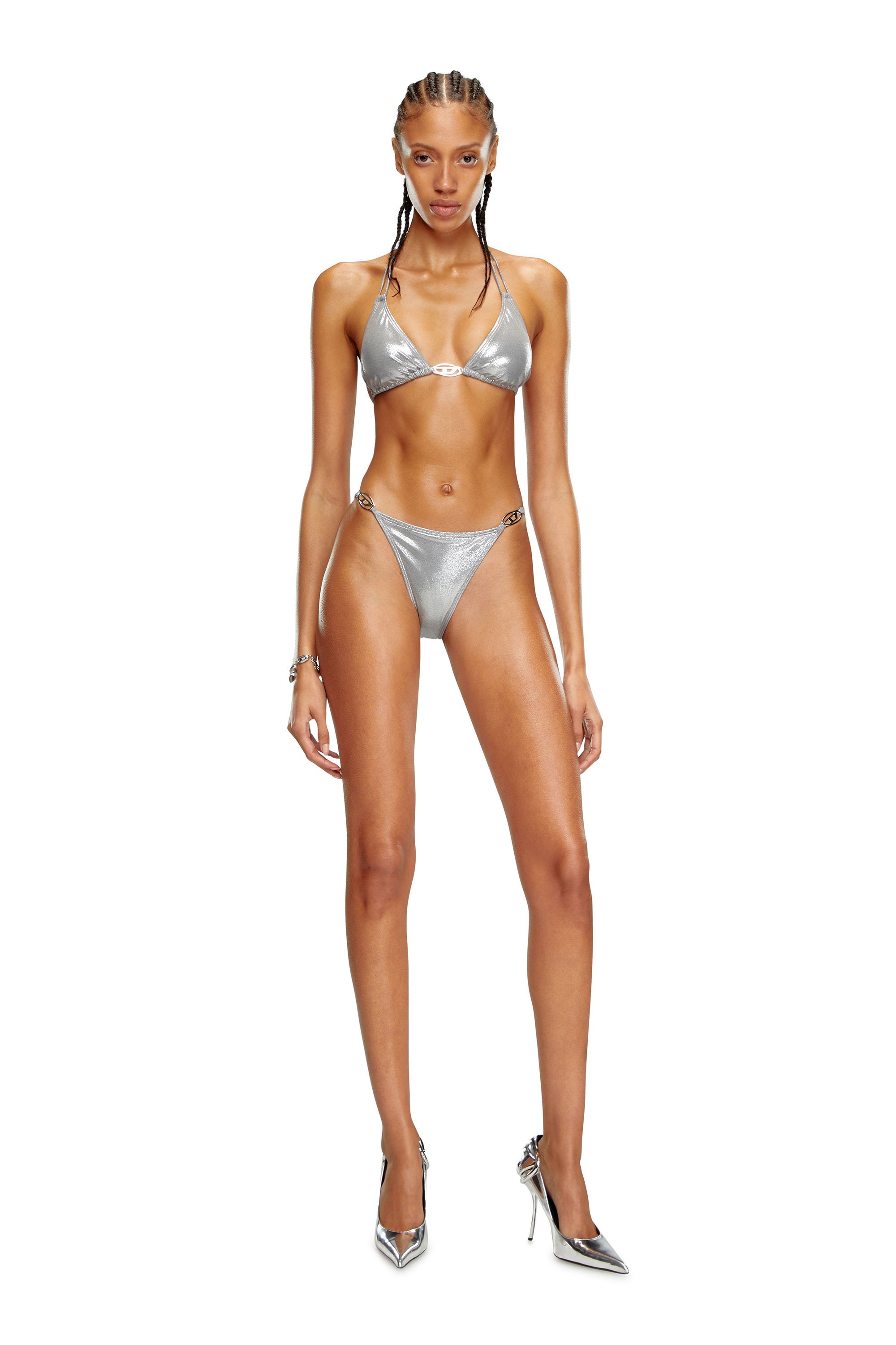 Diesel - BFPN-IRINA-O, Femme Bas de bikini métallisé avec plaques à logo in Gris argenté - Image 1