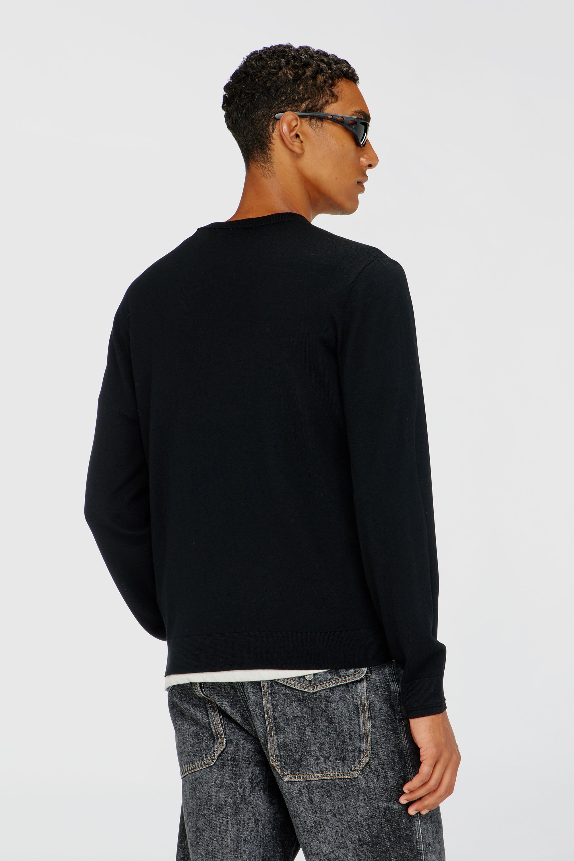 Diesel - K-VALIAM, Pull en laine avec logo cut-out Homme in Noir - 4