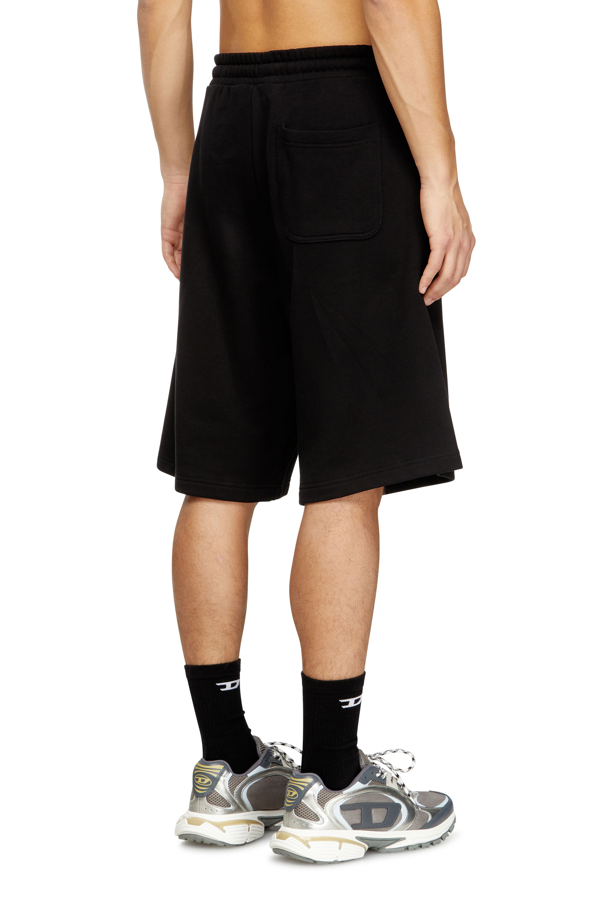 Diesel - P-CROW-DIV, Shorts in pile con maxi patch logo Uomo in Nero - 4