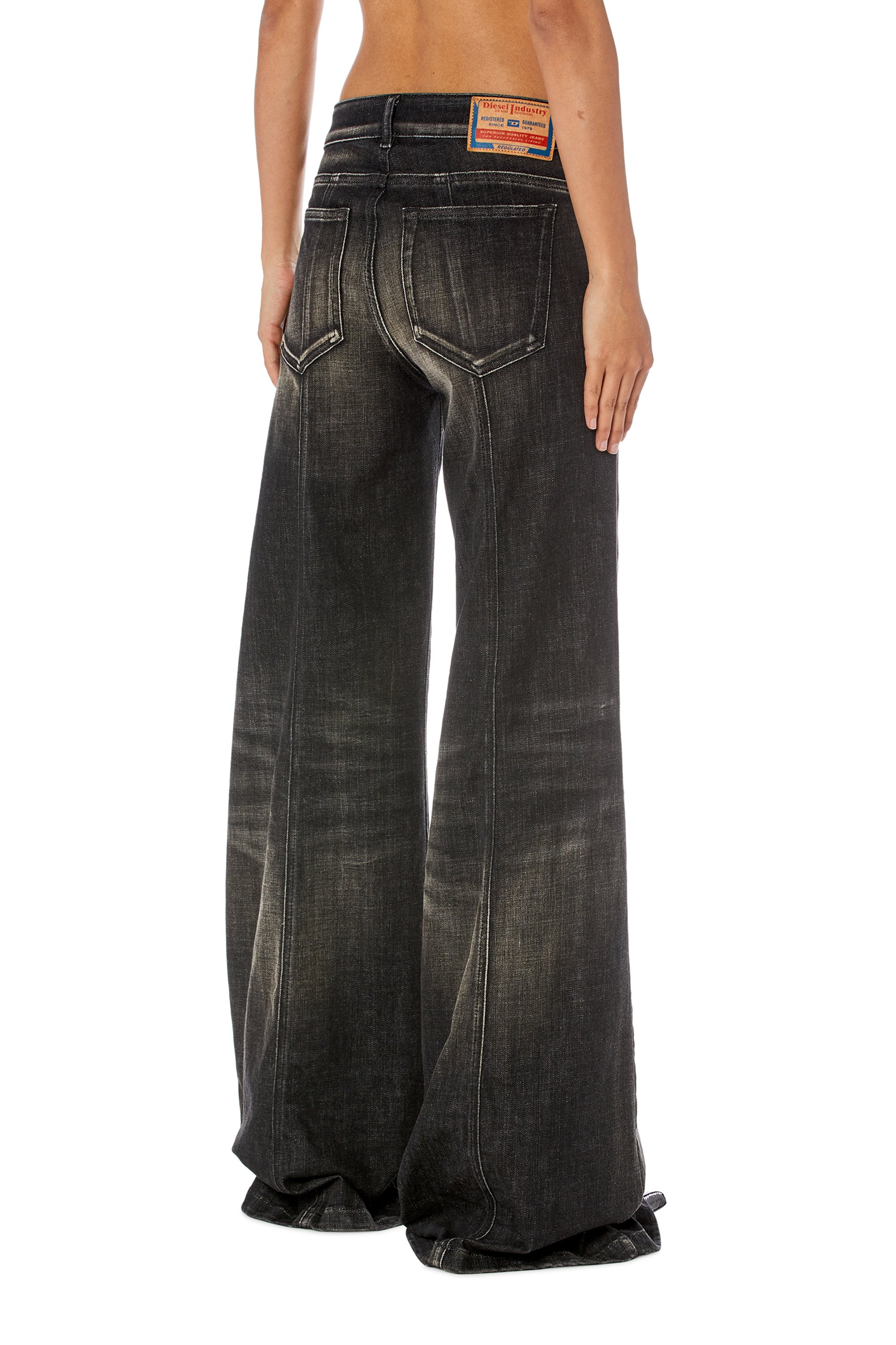 Diesel - Flare Jeans D-Akii 09J49 Femme, Noir/Gris foncé - Image 2