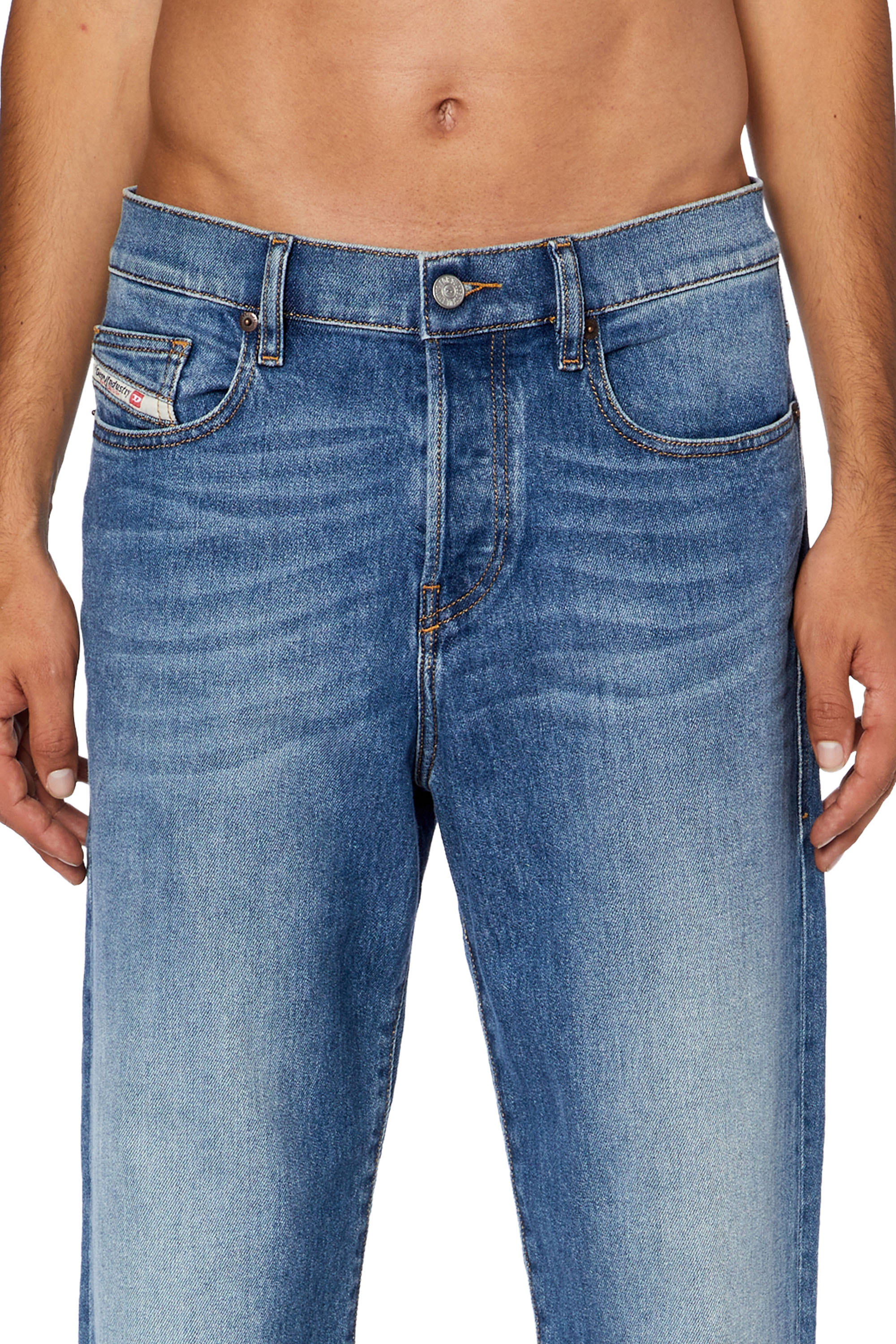Diesel - Straight Jeans 2020 D-Viker 09F82, Blu medio - Image 4
