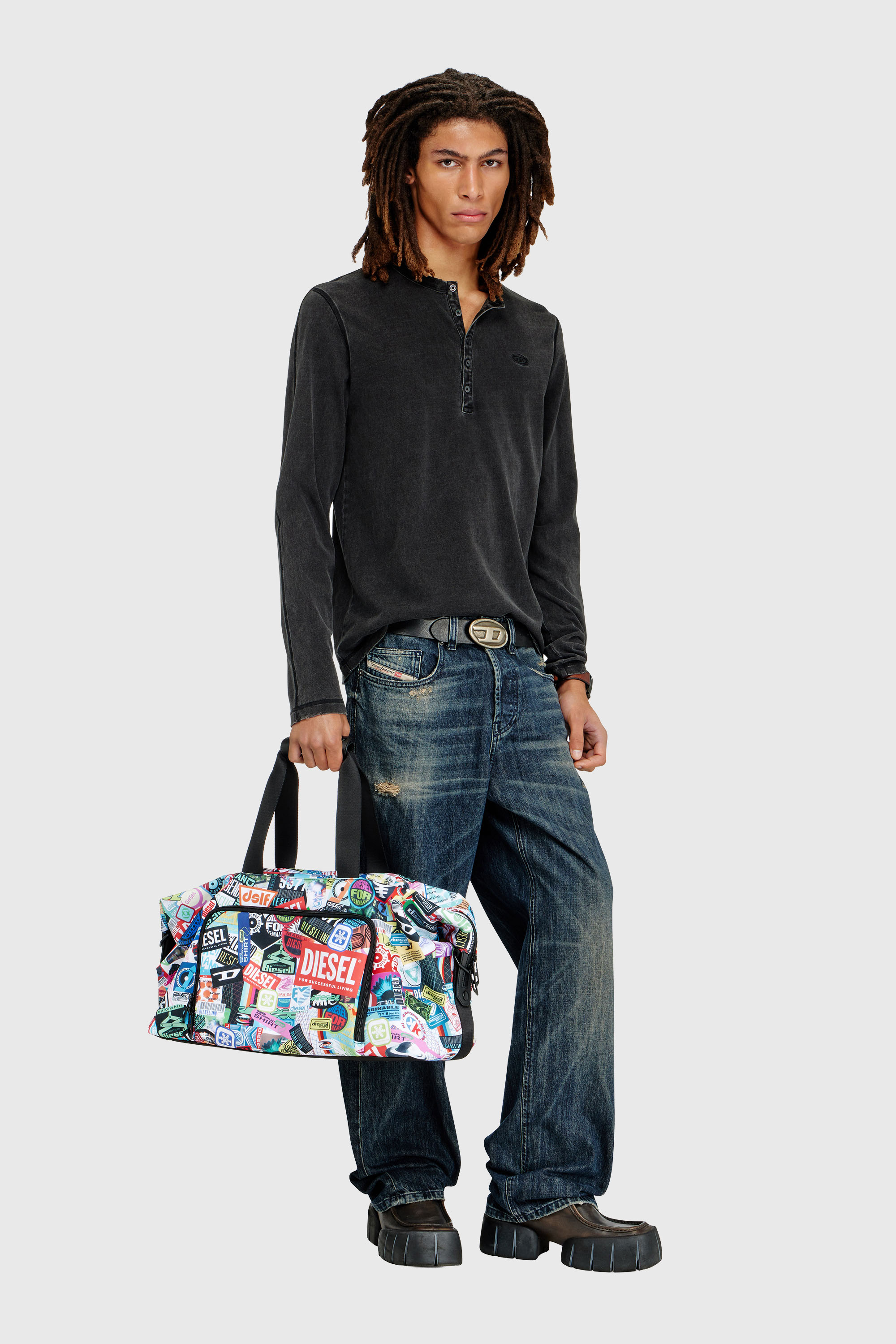 Diesel - DIESEL PC PRINTED DUFFLE-STICKERS- DSB00, Borsa da viaggio con adesivi Unisex in Multicolor - 2