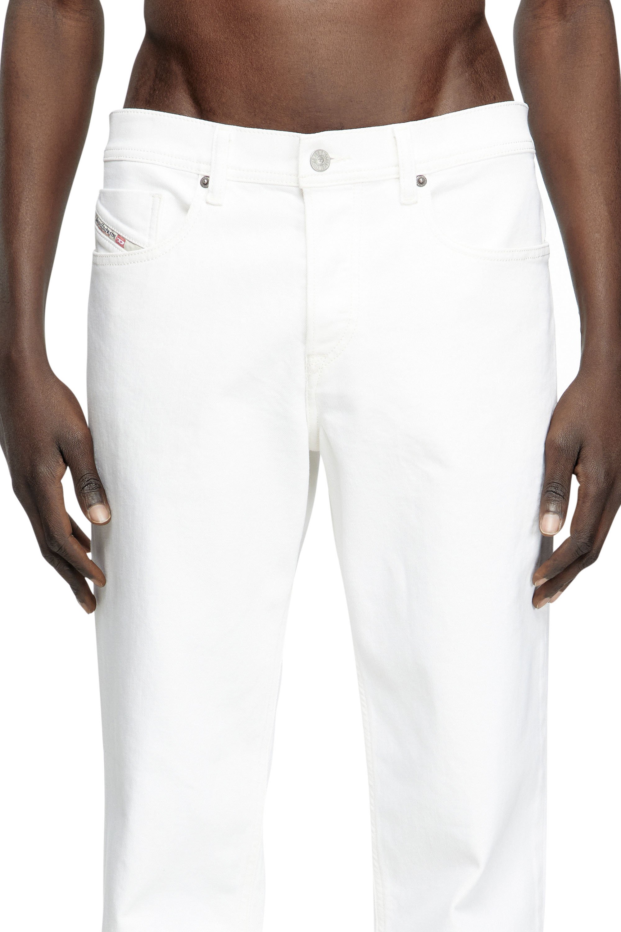 Diesel - Regular Jeans 2023 D-Finitive 09K05 Uomo, Bianco - Image 5