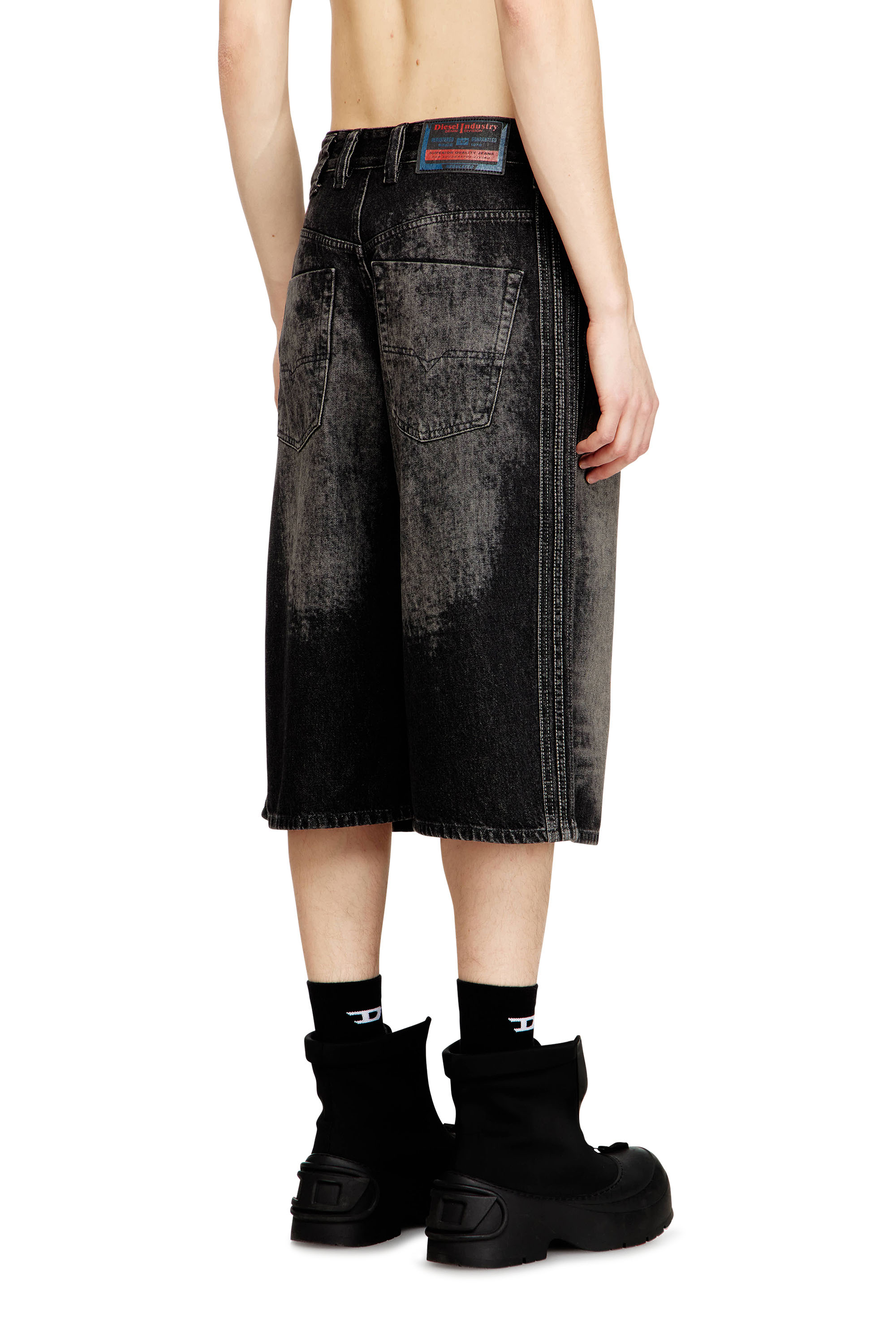 Diesel - D-ENIM-M-SHORT-S, Bermuda lunghi in denim di cotone e canapa trattato Unisex in Nero - 4