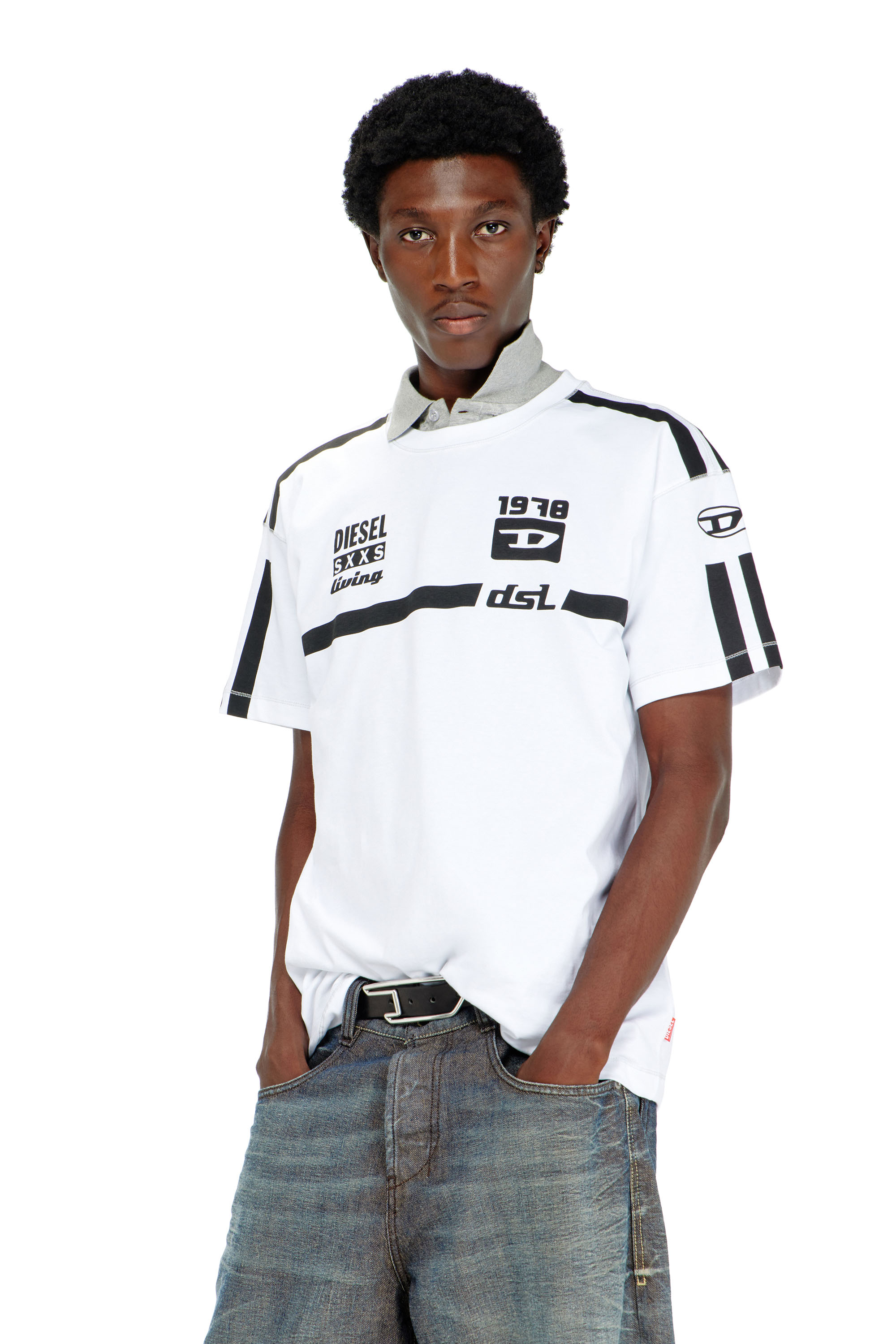 Diesel - T-NORM-V12, T-shirt en coton avec imprim&eacute;s graphiques contrast&eacute;s Homme in Blanc - 1