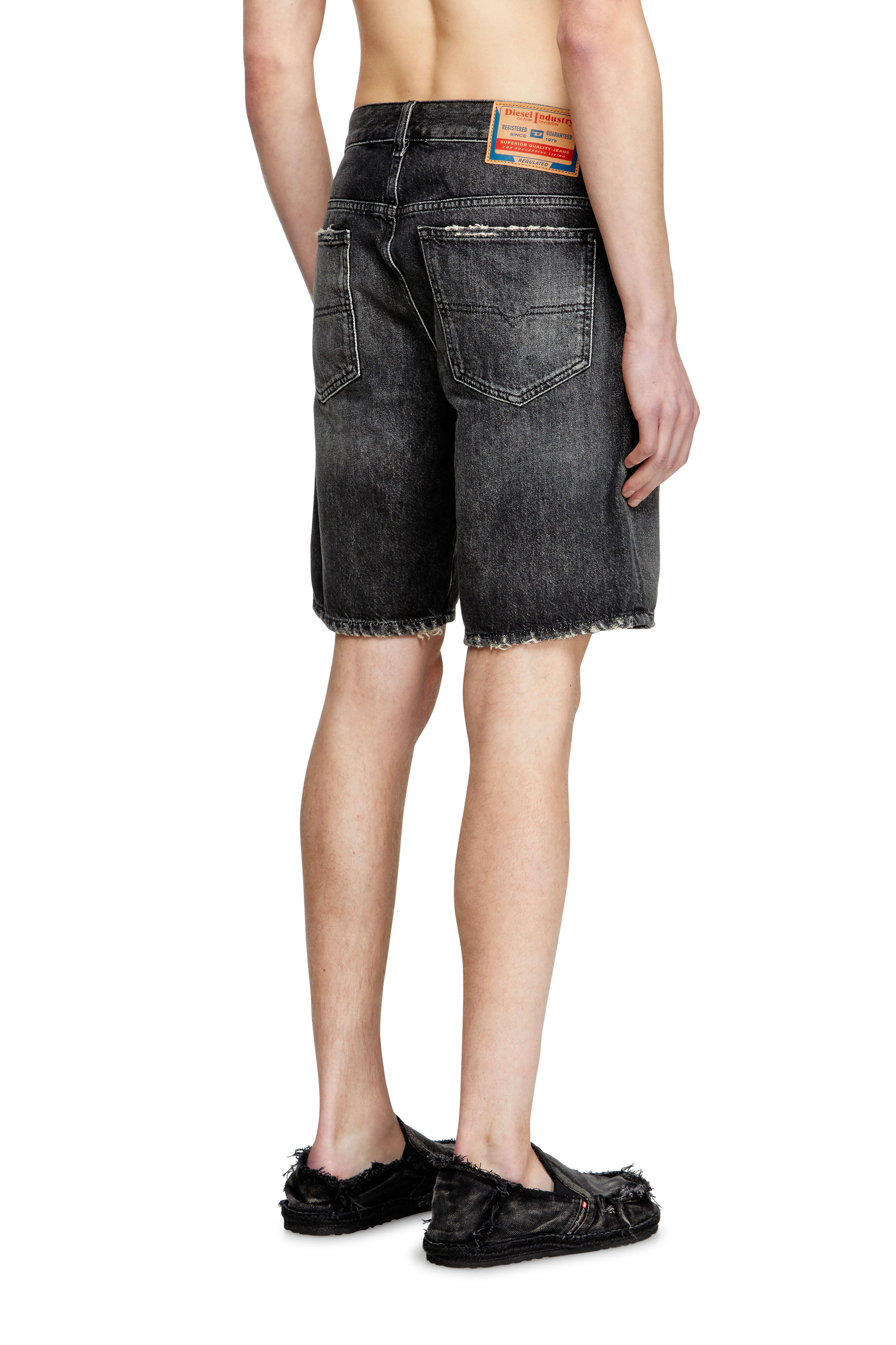 Diesel - D-FIN, Short slim en denim Homme in Noir - 4