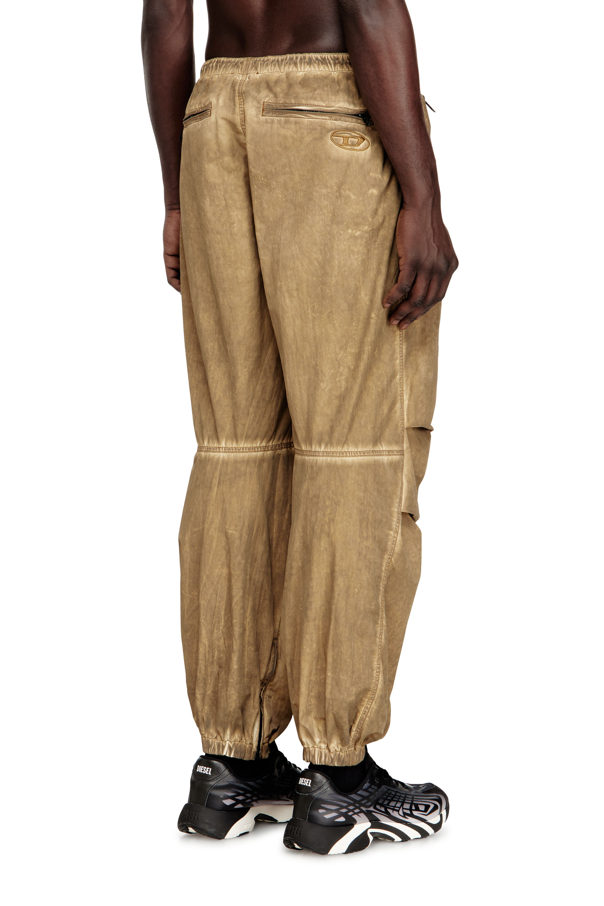 Diesel - P-STITCH-TREAT, Pantaloni cargo in Taslan effetto dirt Uomo in ToBeDefined - 4